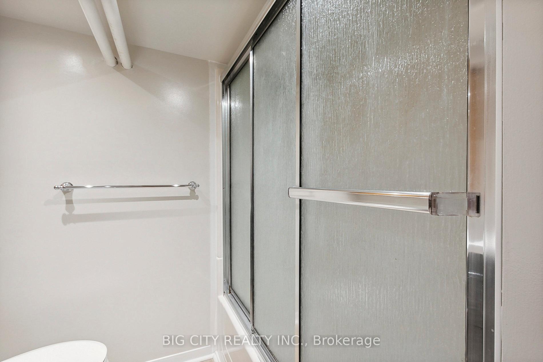 Photo 16 of Unit Lower, 178 Douglas Avenue N, Toronto, Lawrence Park North — HOMEH