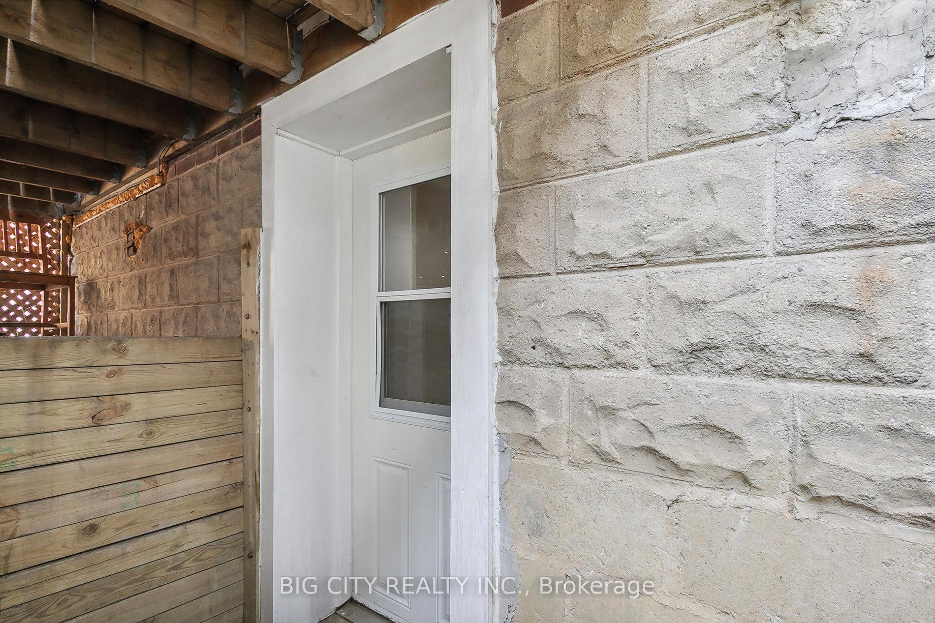 Photo 18 of Unit Lower, 178 Douglas Avenue N, Toronto, Lawrence Park North — HOMEH