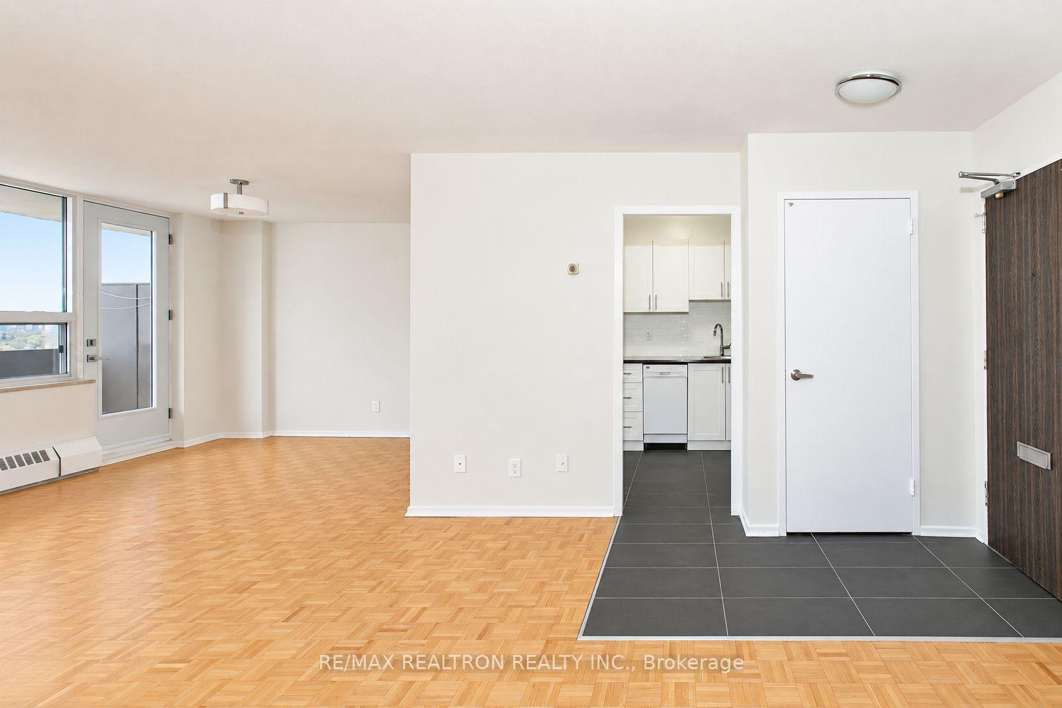 Photo 5 of Unit 1008, 6200 Bathurst Street, North York, Westminster-Branson — HOMEH
