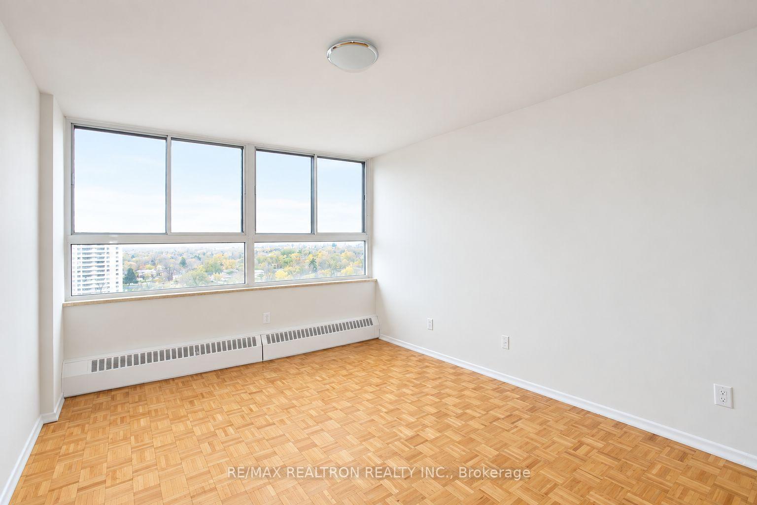 Photo 11 of Unit 1008, 6200 Bathurst Street, North York, Westminster-Branson — HOMEH