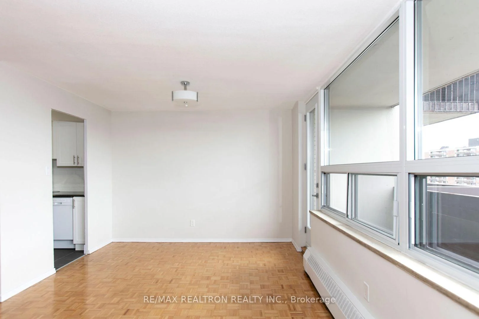 Photo 8 of Unit 1008, 6200 Bathurst Street, North York, Westminster-Branson — HOMEH