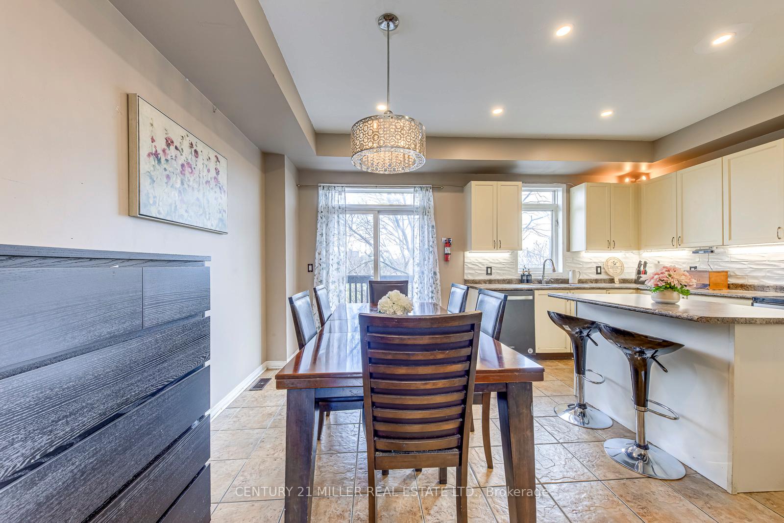 Photo 7 of 3117 Joel Kerbel Place, Mississauga, Applewood — HOMEH