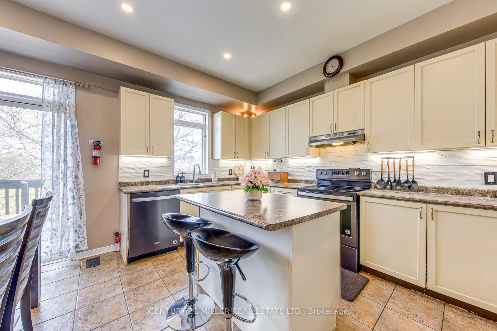 Photo 11 of 3117 Joel Kerbel Place, Mississauga, Applewood — HOMEH
