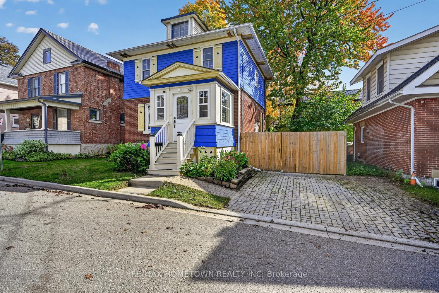 Photo 2 of 27 Byng Avenue, Brockville, Brockville — HOMEH