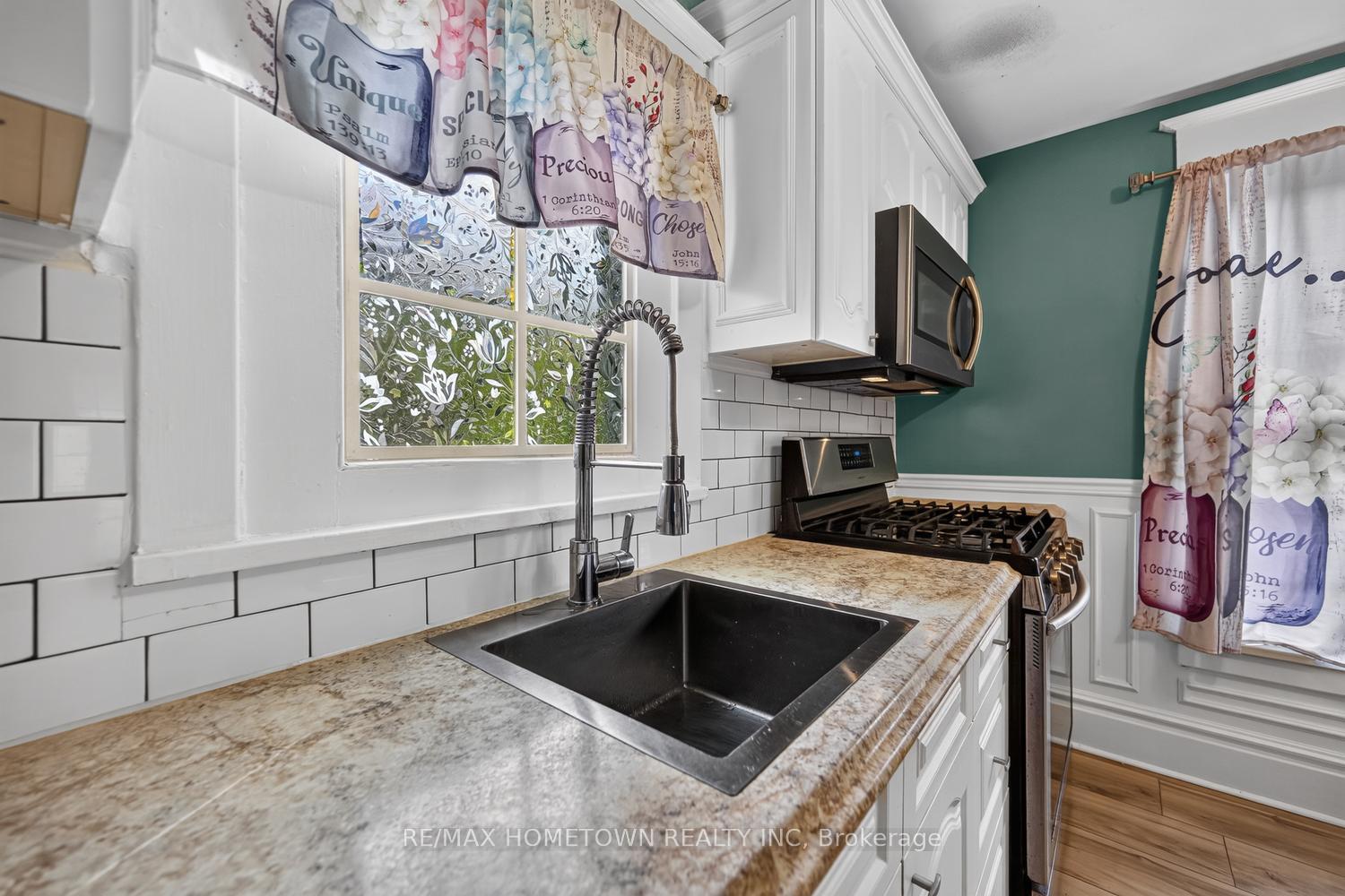 Photo 17 of 27 Byng Avenue, Brockville, Brockville — HOMEH