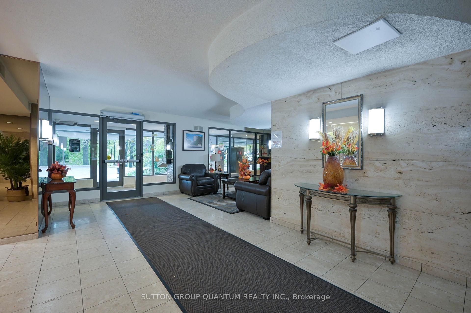 Photo 3 of Unit Ph04, 3100 Kirwin Avenue, Mississauga, Cooksville — HOMEH