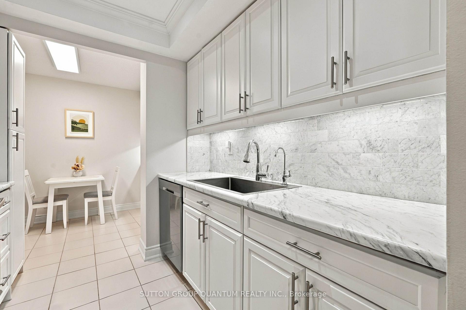 Photo 6 of Unit Ph04, 3100 Kirwin Avenue, Mississauga, Cooksville — HOMEH
