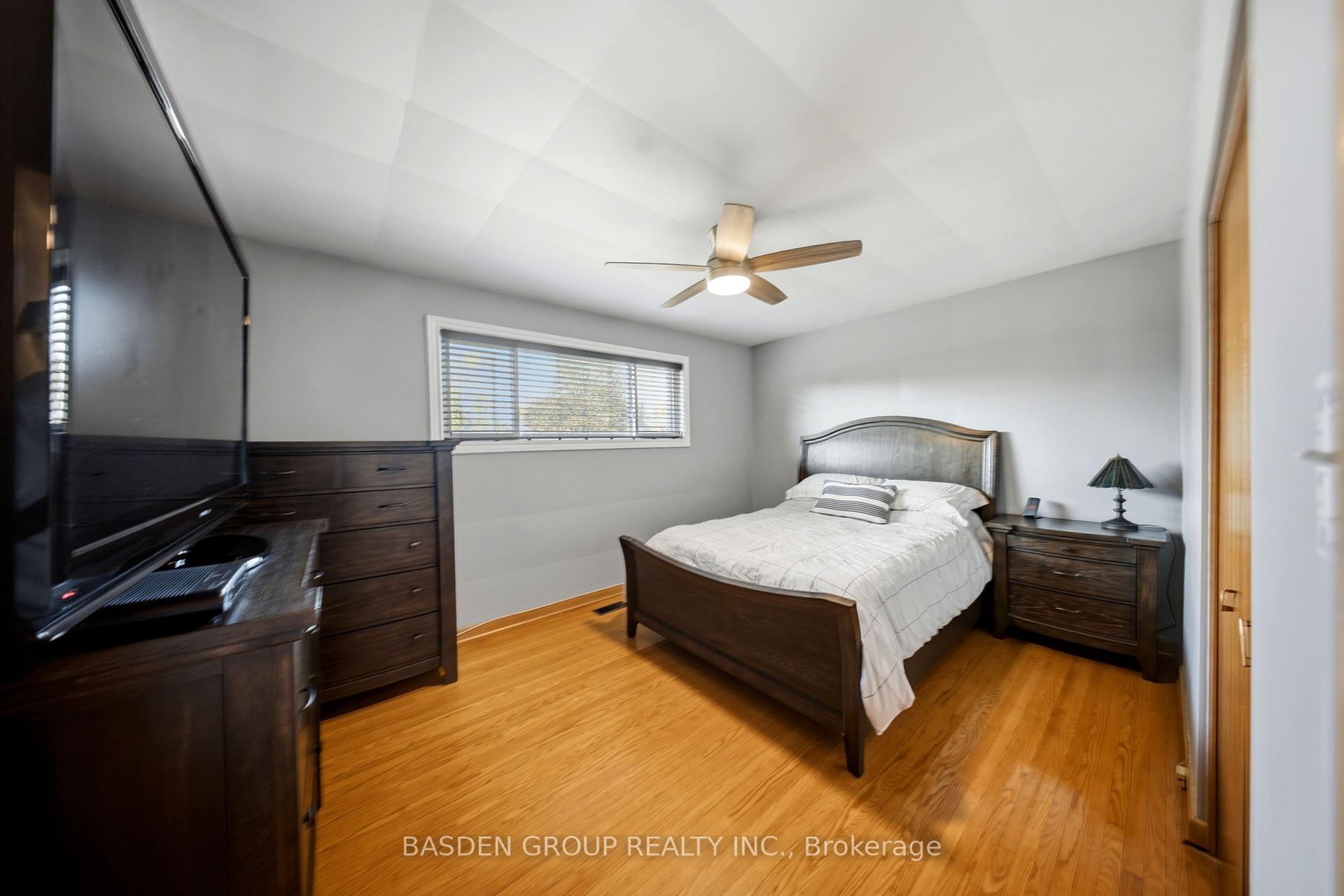 Photo 11 of 20 Doreen Court, Hamilton, Huntington — HOMEH