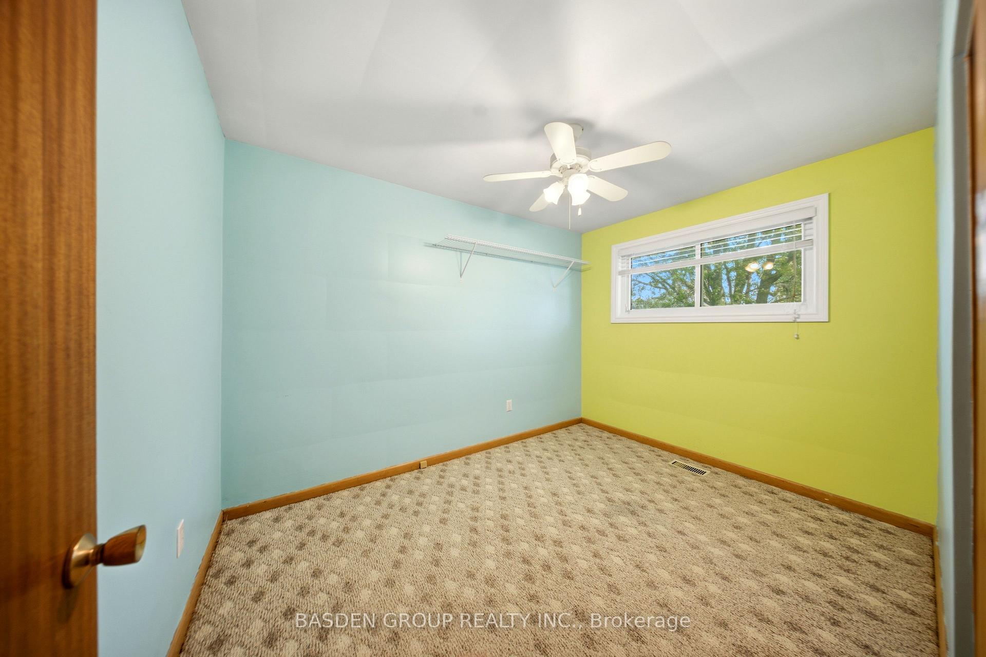 Photo 17 of 20 Doreen Court, Hamilton, Huntington — HOMEH