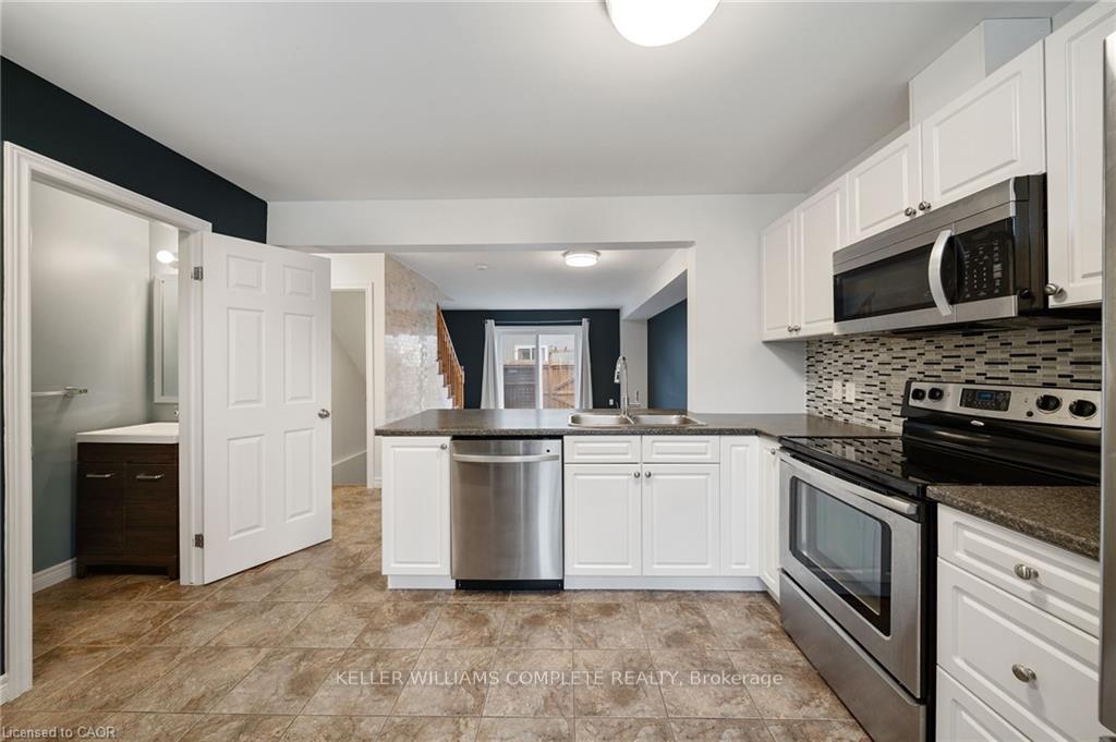 Photo 10 of Unit 27, 68A Main Street N, Haldimand — HOMEH