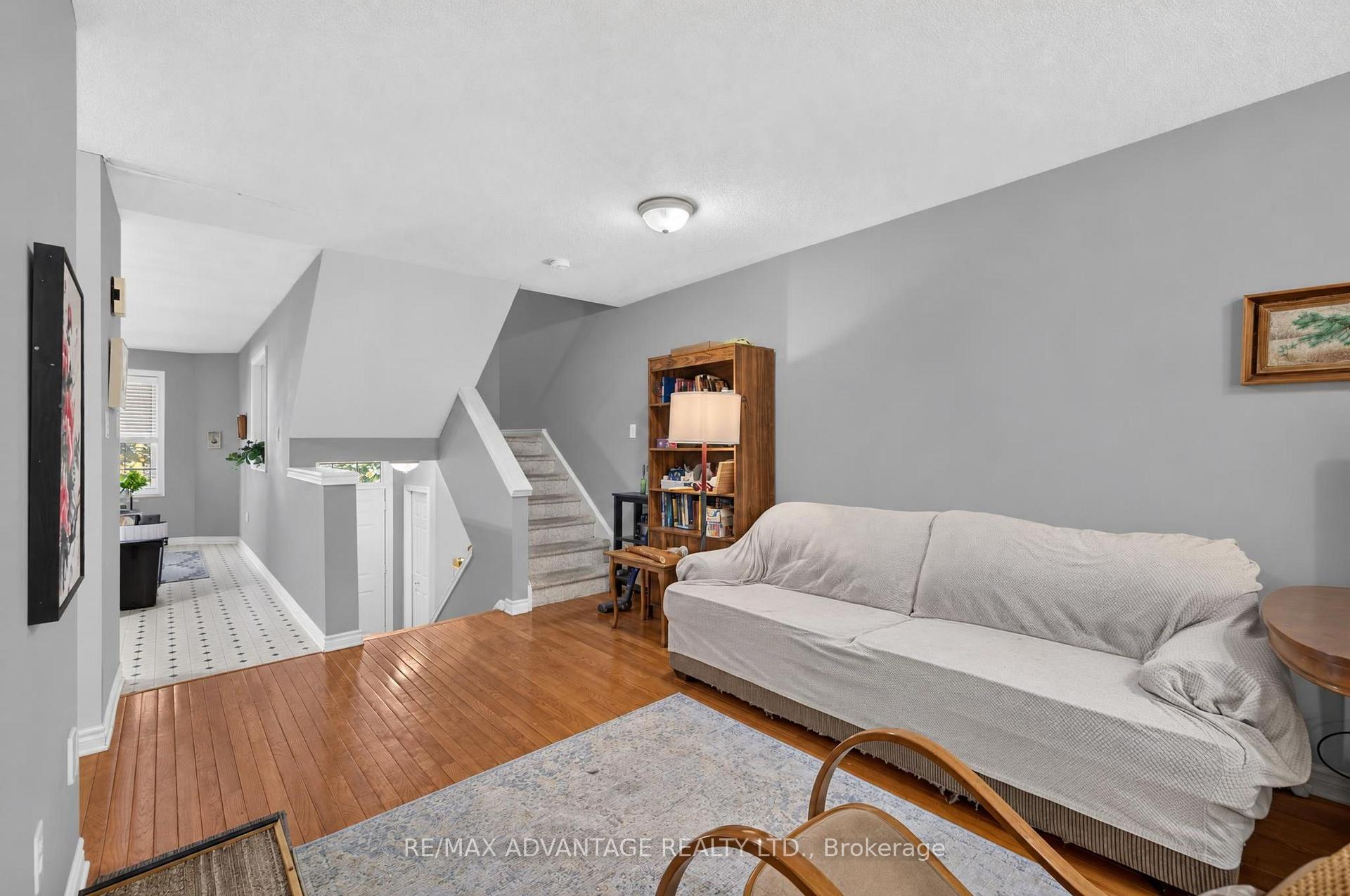 Photo 11 of Unit 24, 270 North Centre Road, London, North R — HOMEH