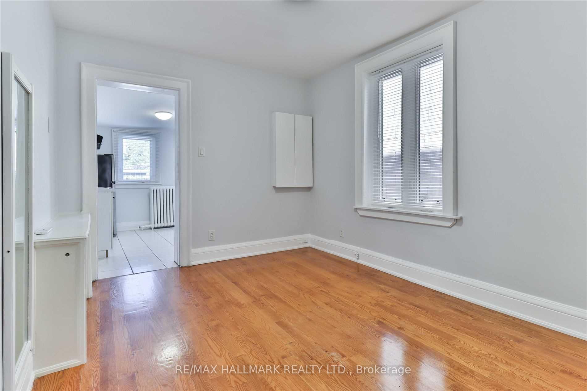 Photo 4 of Unit 2nd Fl, 880 College Street, Toronto, Palmerston-Little Italy — HOMEH