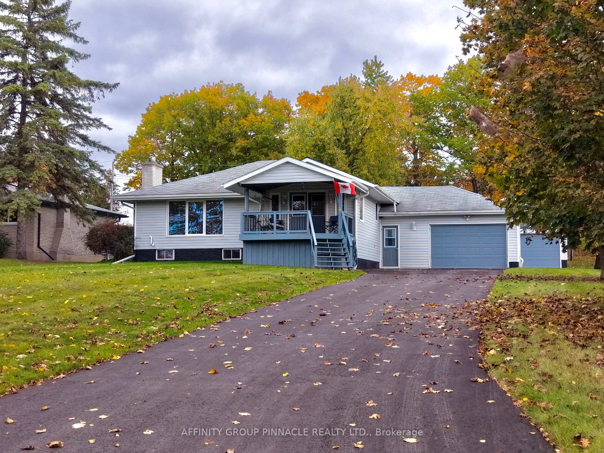 Photo 2 of 30 Cove Road, Kawartha Lakes, Fenelon Falls — HOMEH