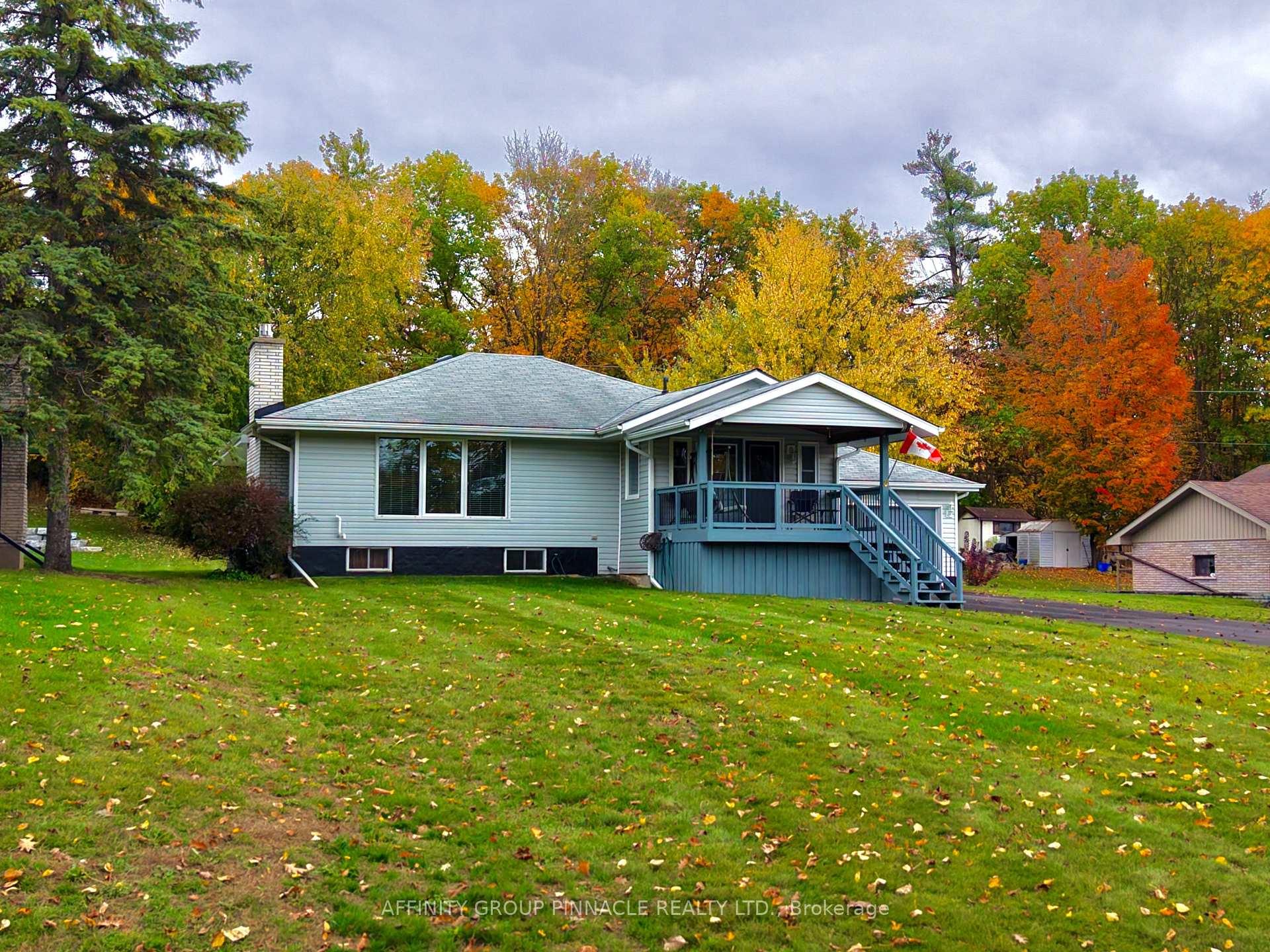 Photo 3 of 30 Cove Road, Kawartha Lakes, Fenelon Falls — HOMEH
