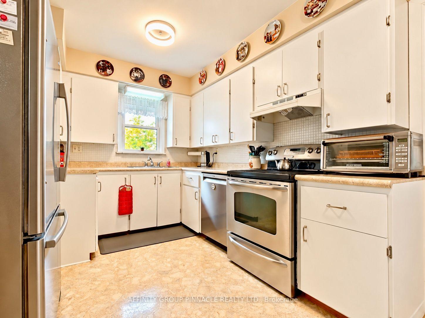 Photo 9 of 30 Cove Road, Kawartha Lakes, Fenelon Falls — HOMEH