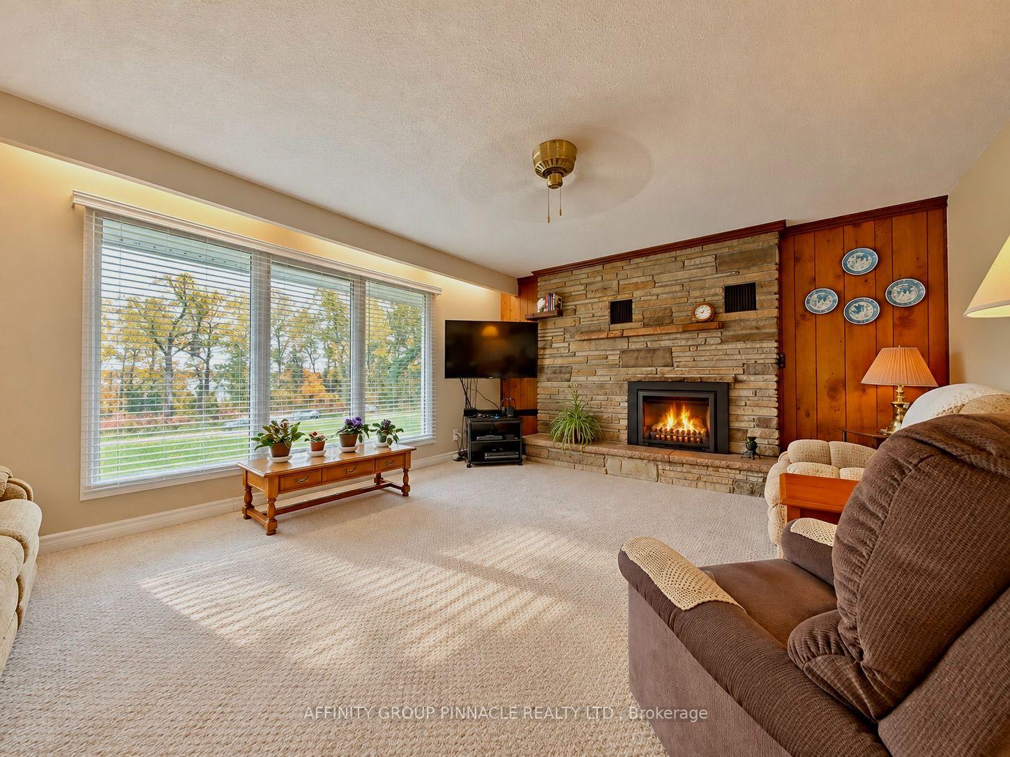 Photo 21 of 30 Cove Road, Kawartha Lakes, Fenelon Falls — HOMEH