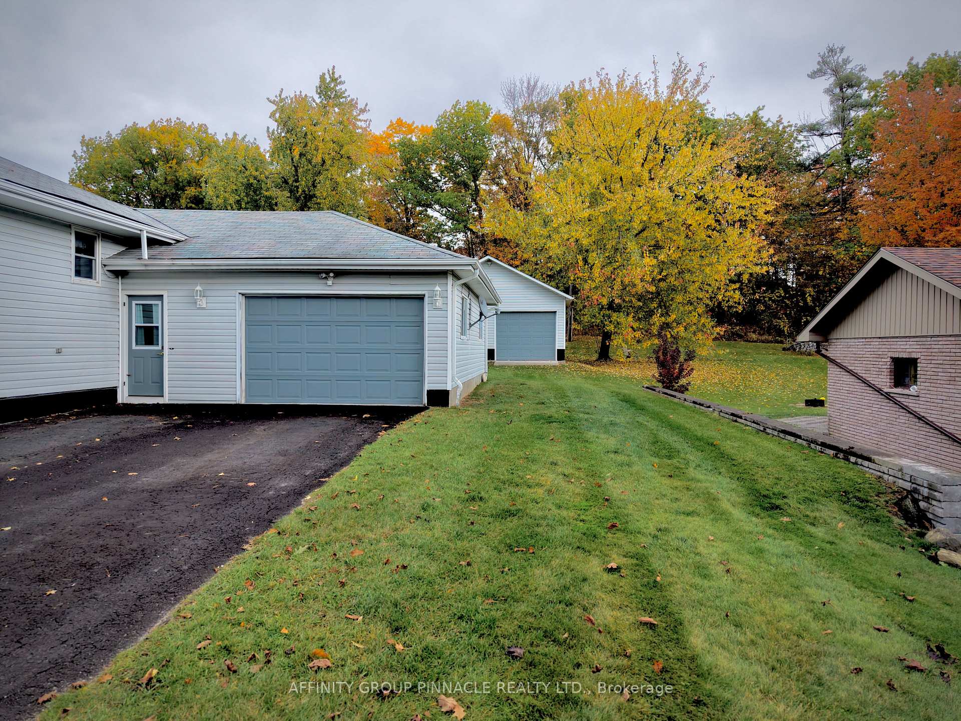 Photo 31 of 30 Cove Road, Kawartha Lakes, Fenelon Falls — HOMEH
