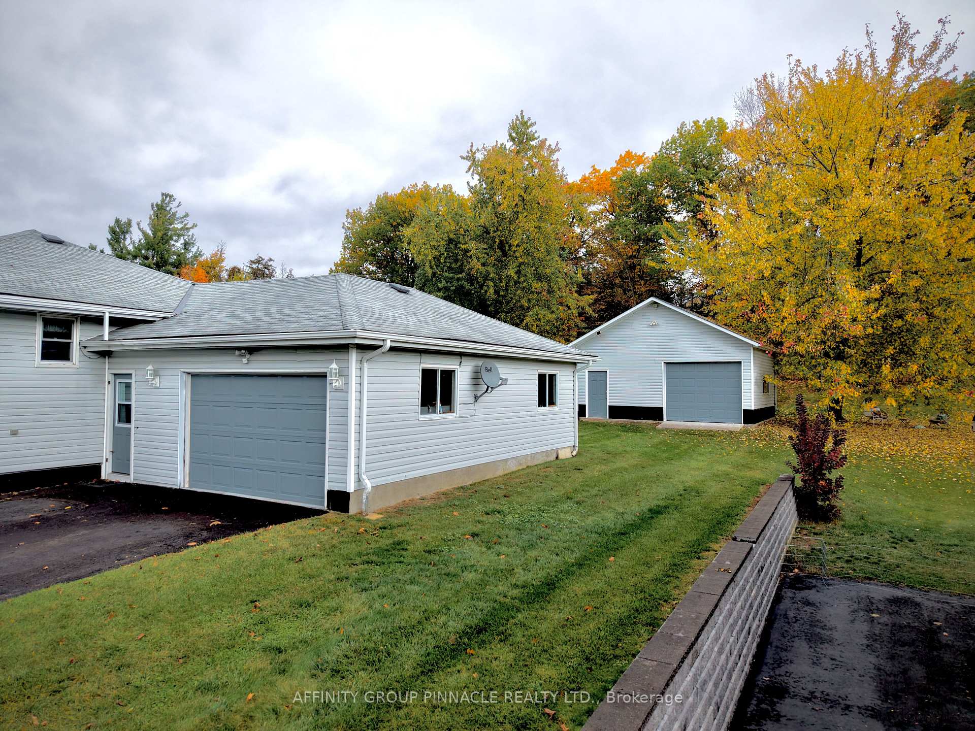 Photo 32 of 30 Cove Road, Kawartha Lakes, Fenelon Falls — HOMEH