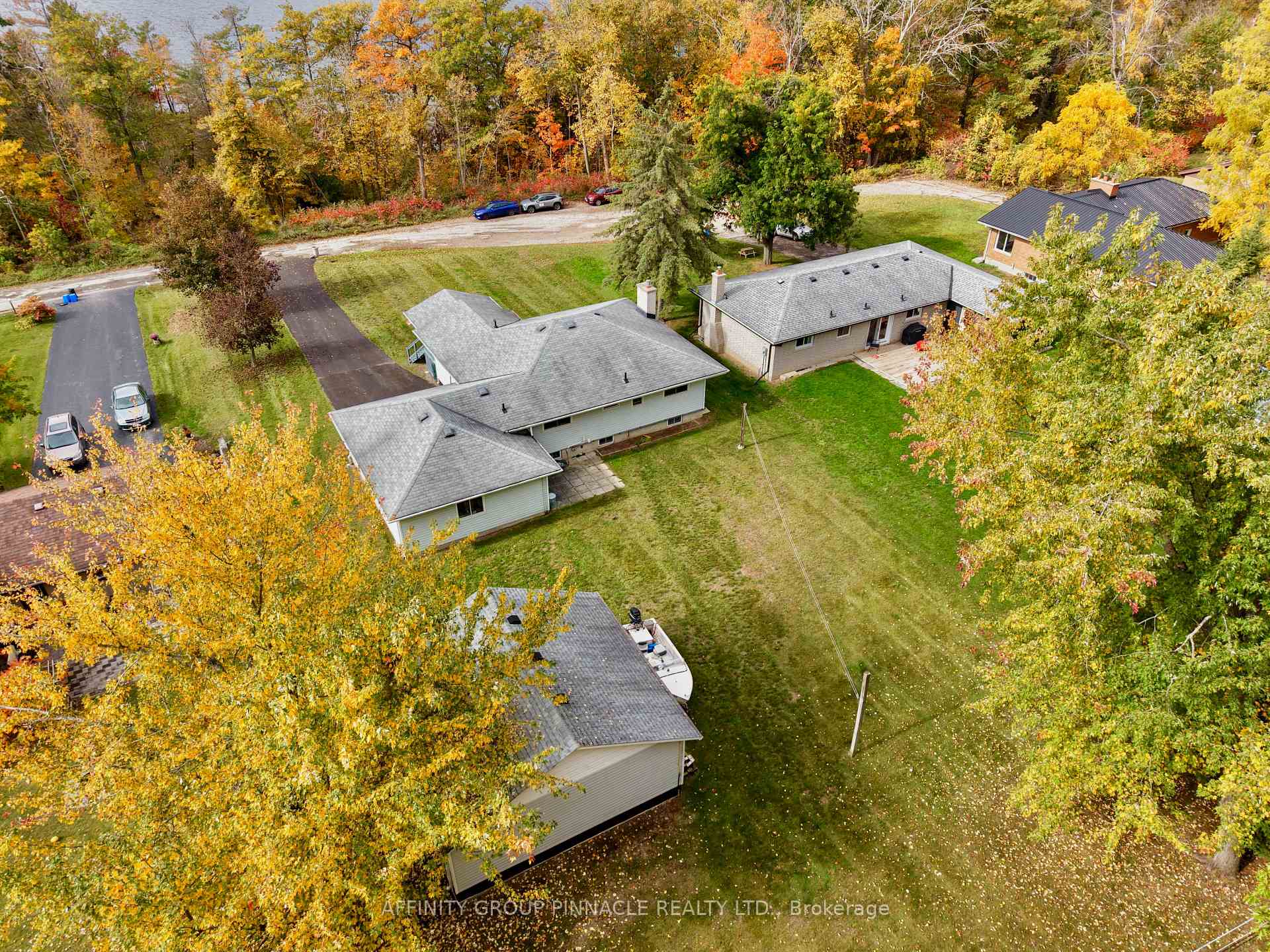 Photo 37 of 30 Cove Road, Kawartha Lakes, Fenelon Falls — HOMEH