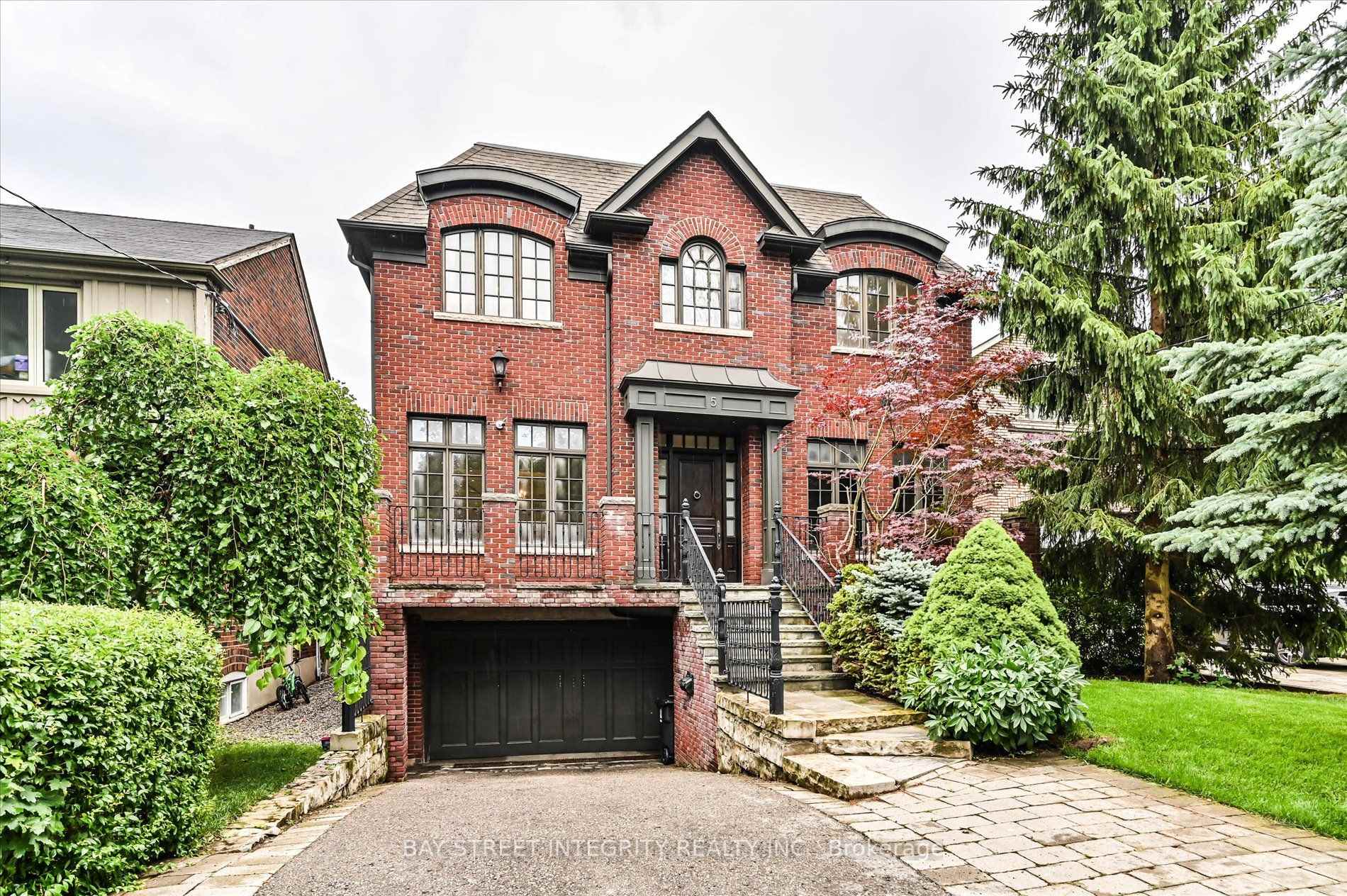 Photo 2 of 5 Westgrove Crescent, Toronto, Bedford Park-Nortown — HOMEH