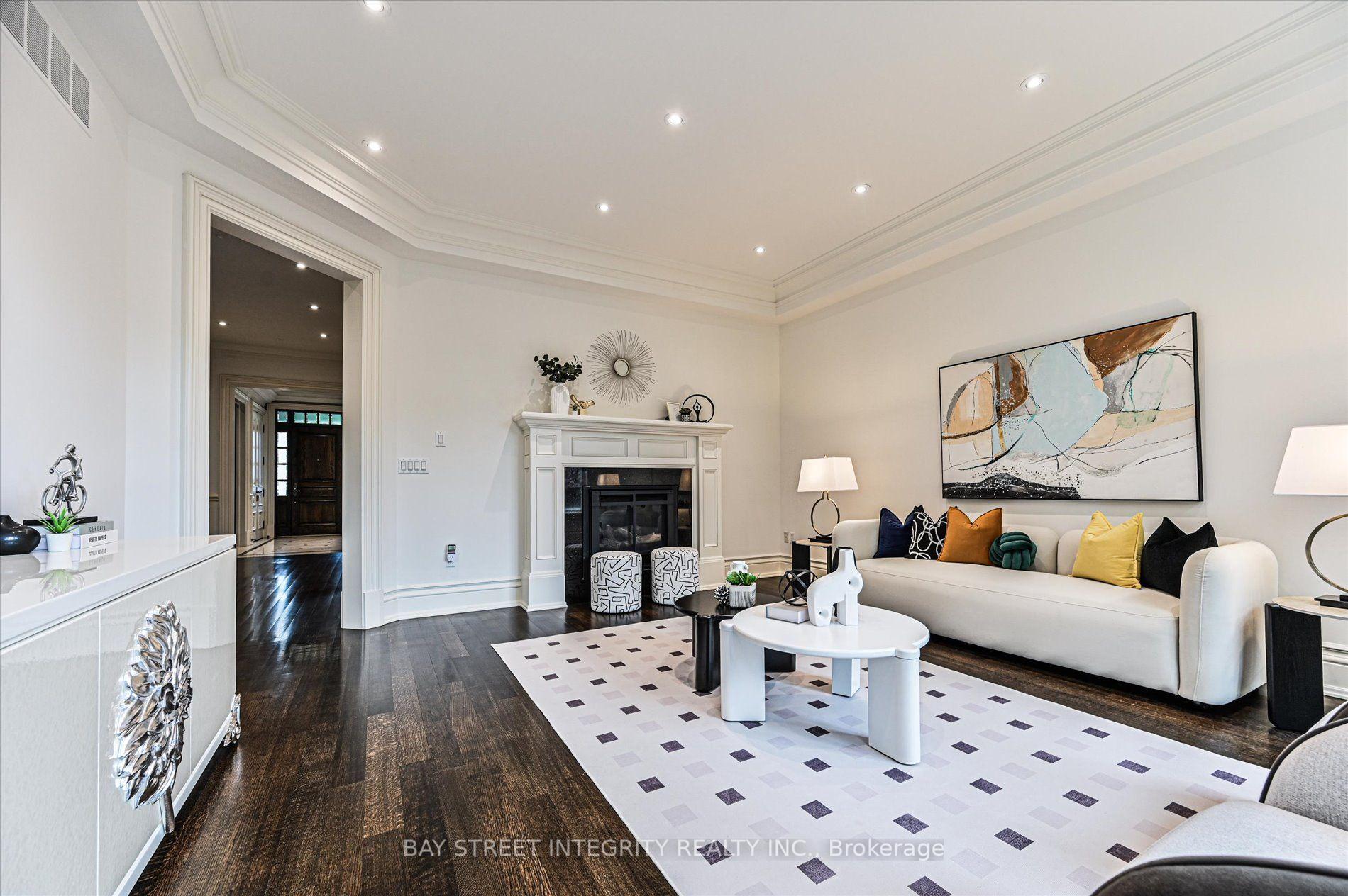 Photo 14 of 5 Westgrove Crescent, Toronto, Bedford Park-Nortown — HOMEH