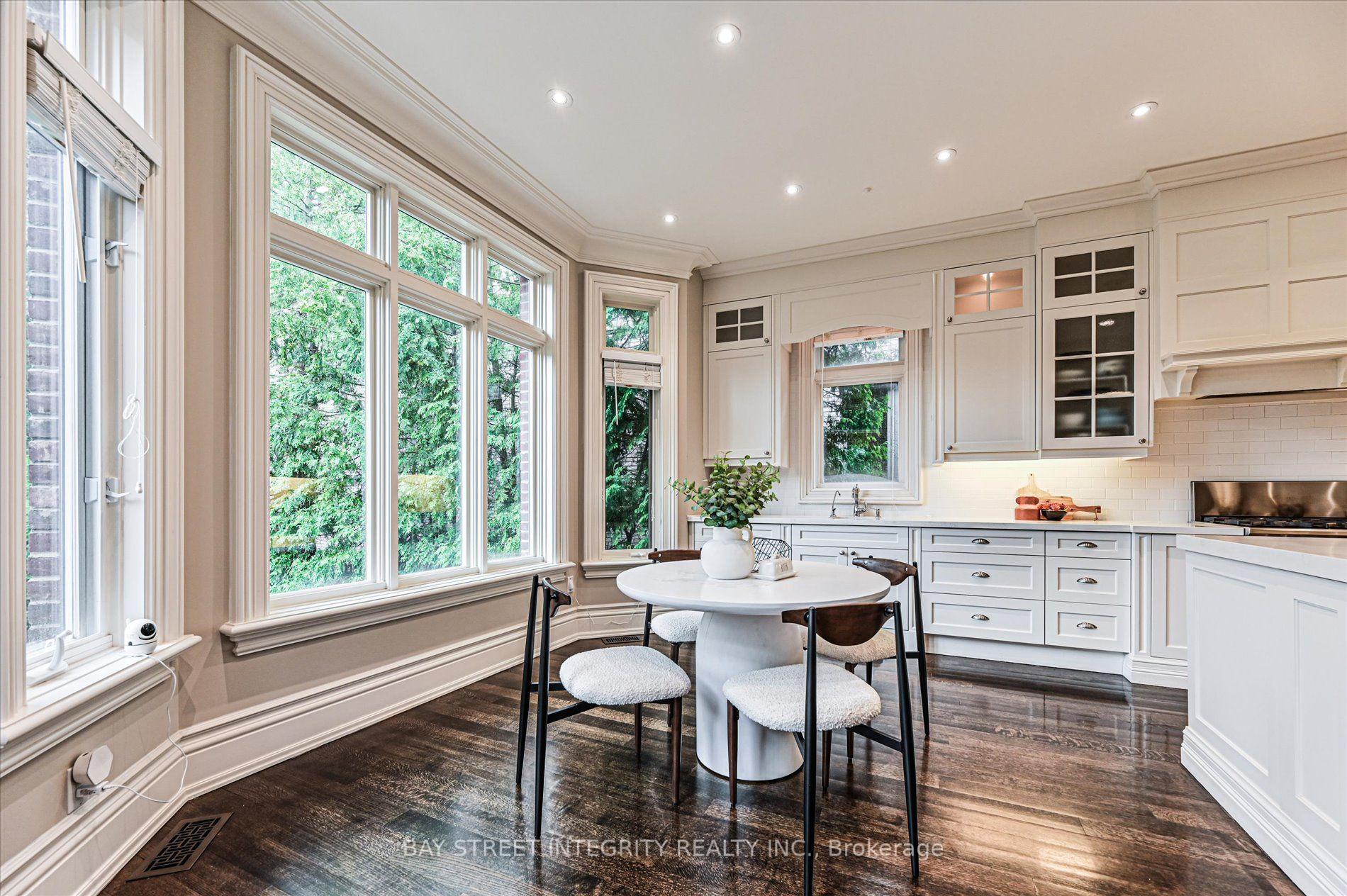 Photo 16 of 5 Westgrove Crescent, Toronto, Bedford Park-Nortown — HOMEH