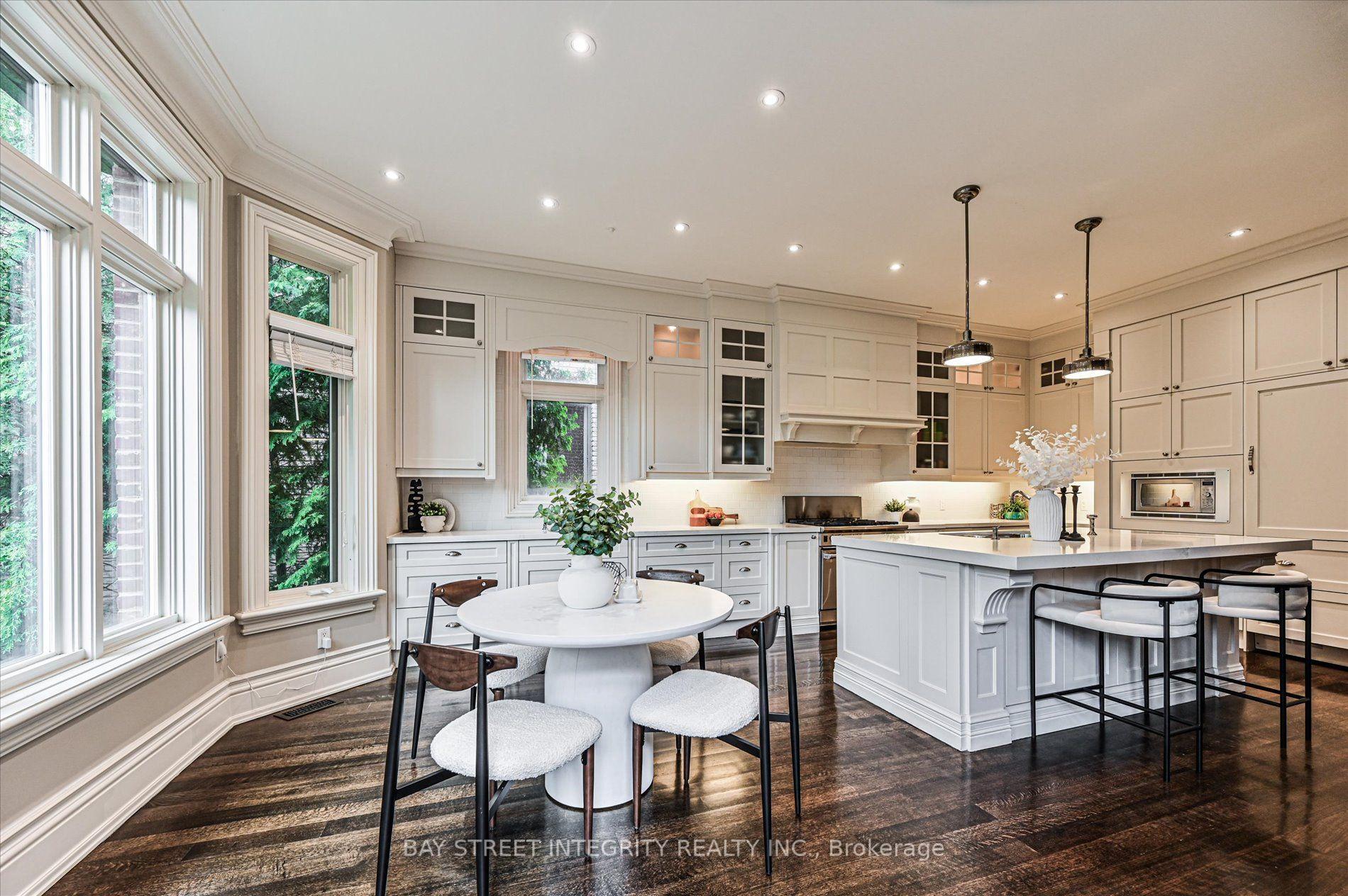 Photo 17 of 5 Westgrove Crescent, Toronto, Bedford Park-Nortown — HOMEH