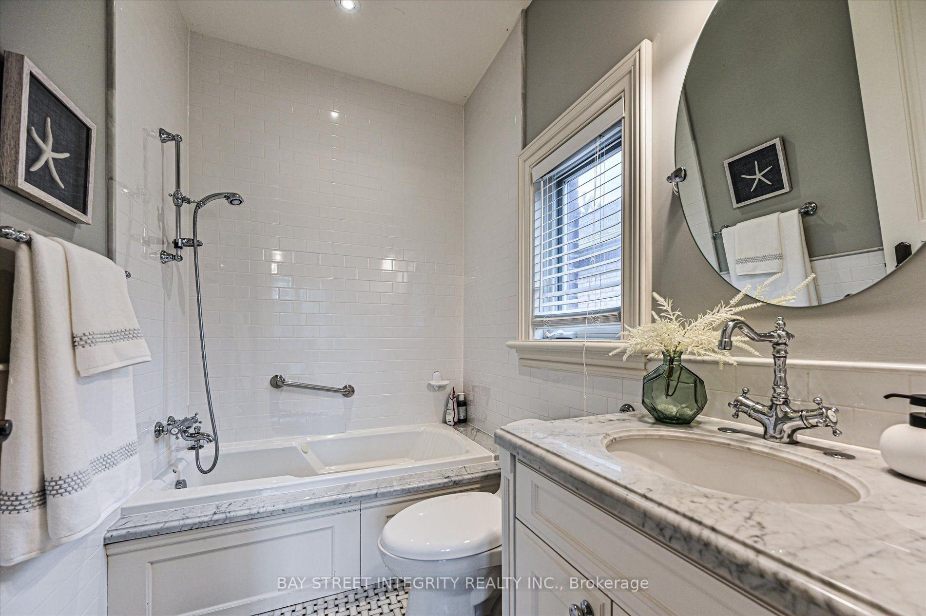 Photo 33 of 5 Westgrove Crescent, Toronto, Bedford Park-Nortown — HOMEH