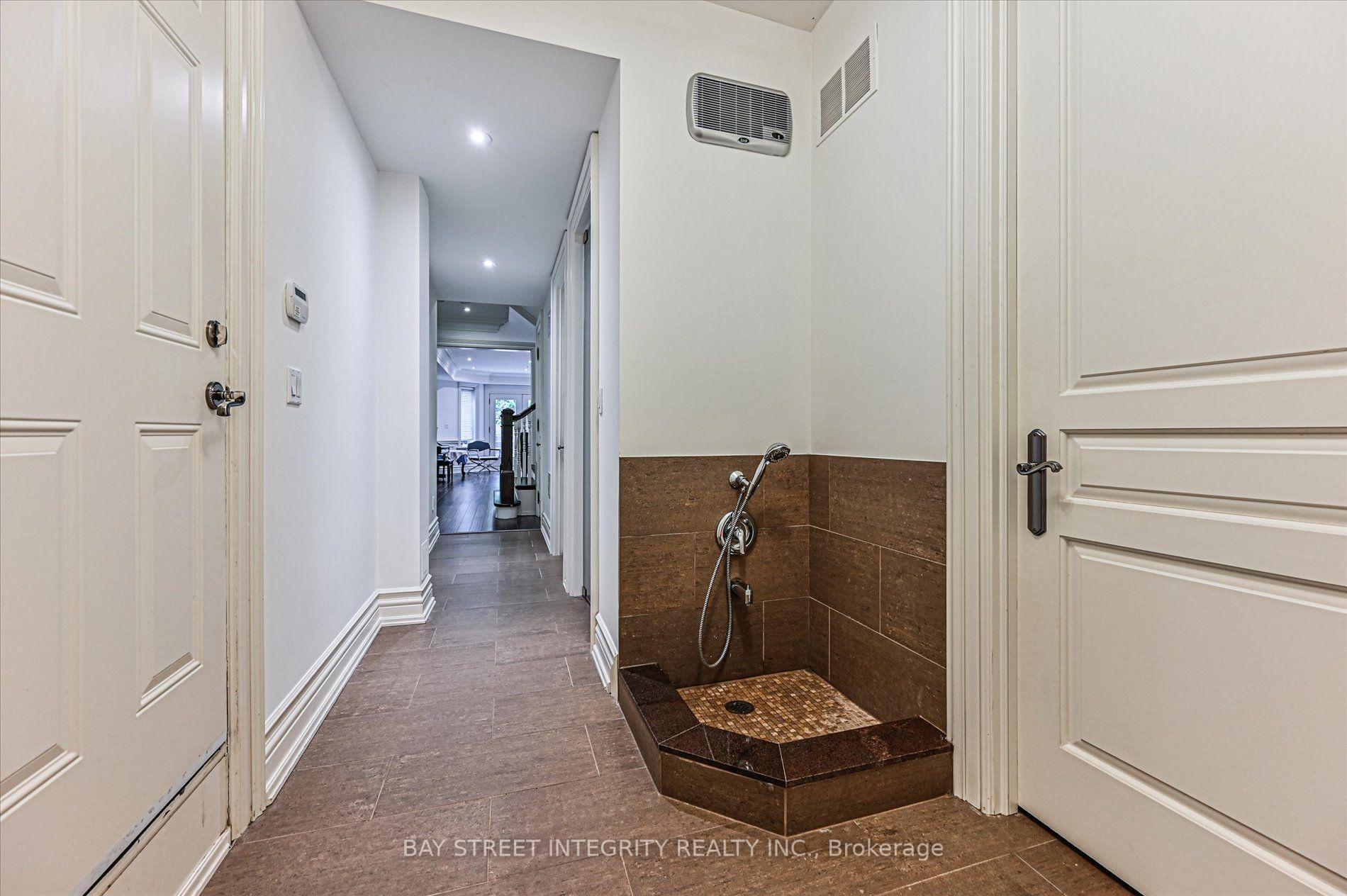 Photo 38 of 5 Westgrove Crescent, Toronto, Bedford Park-Nortown — HOMEH