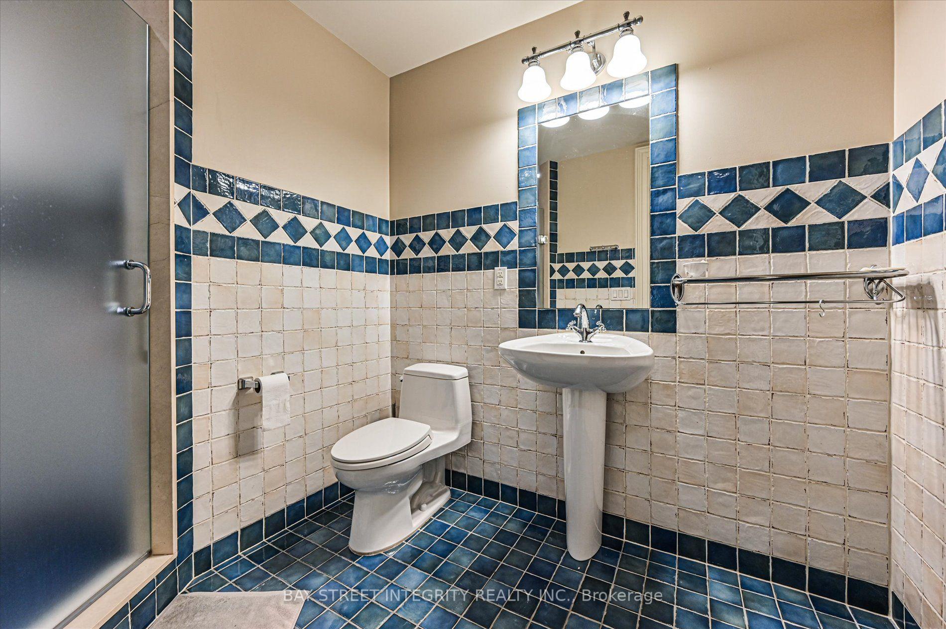 Photo 45 of 5 Westgrove Crescent, Toronto, Bedford Park-Nortown — HOMEH