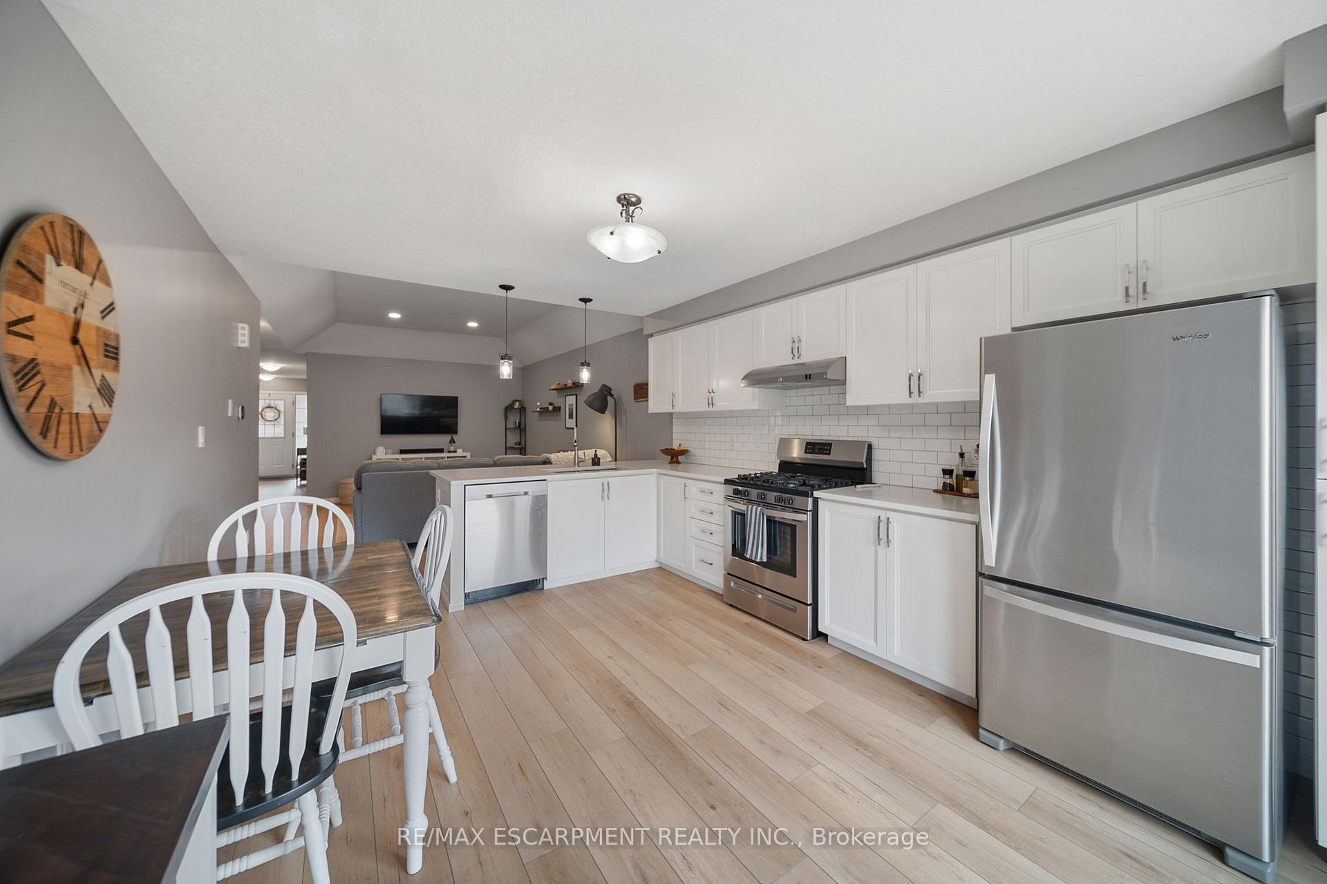 Photo 17 of 4 Basswood Road, Norfolk, Simcoe — HOMEH
