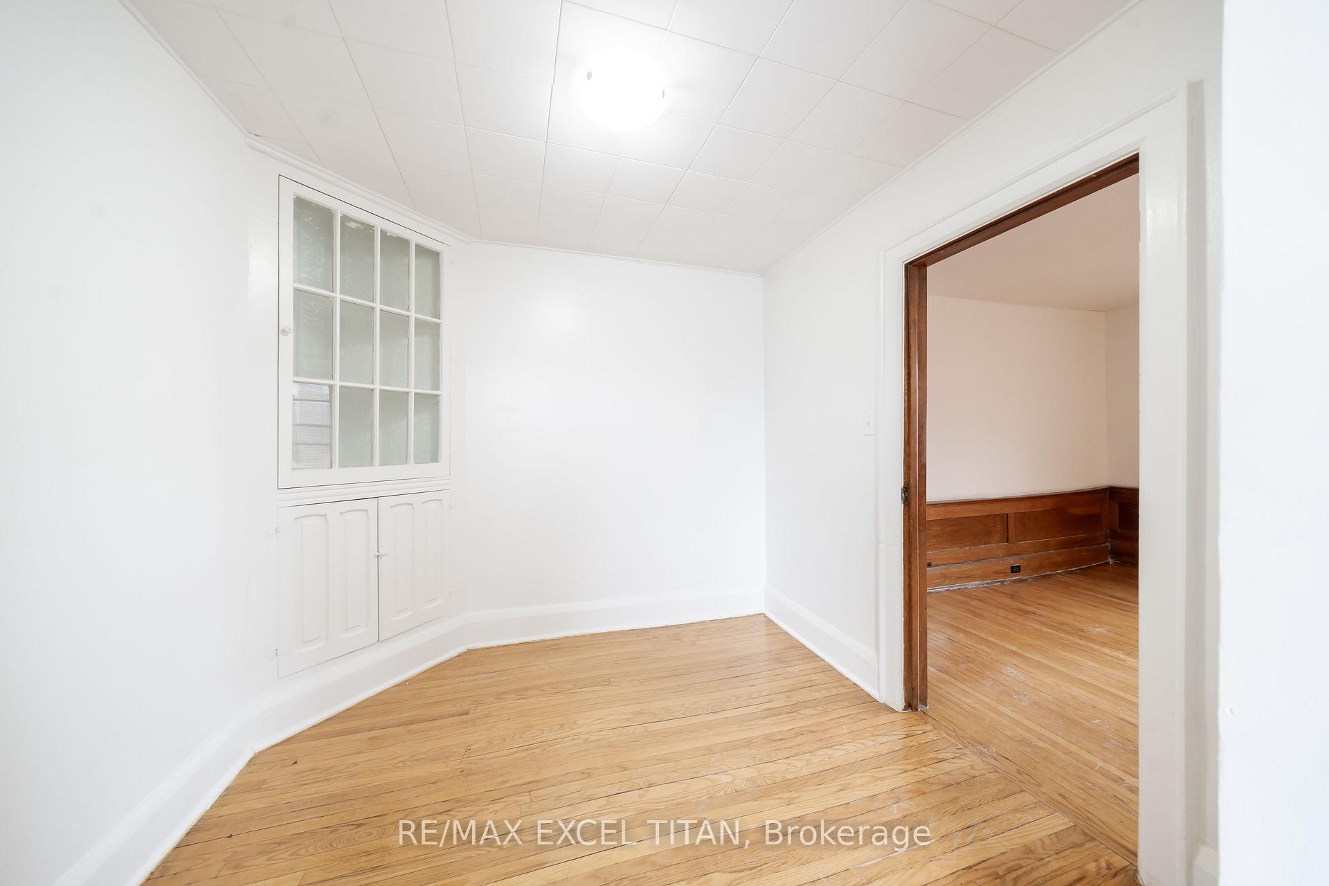 Photo 3 of 10 Kingston Road, Toronto, Woodbine Corridor — HOMEH