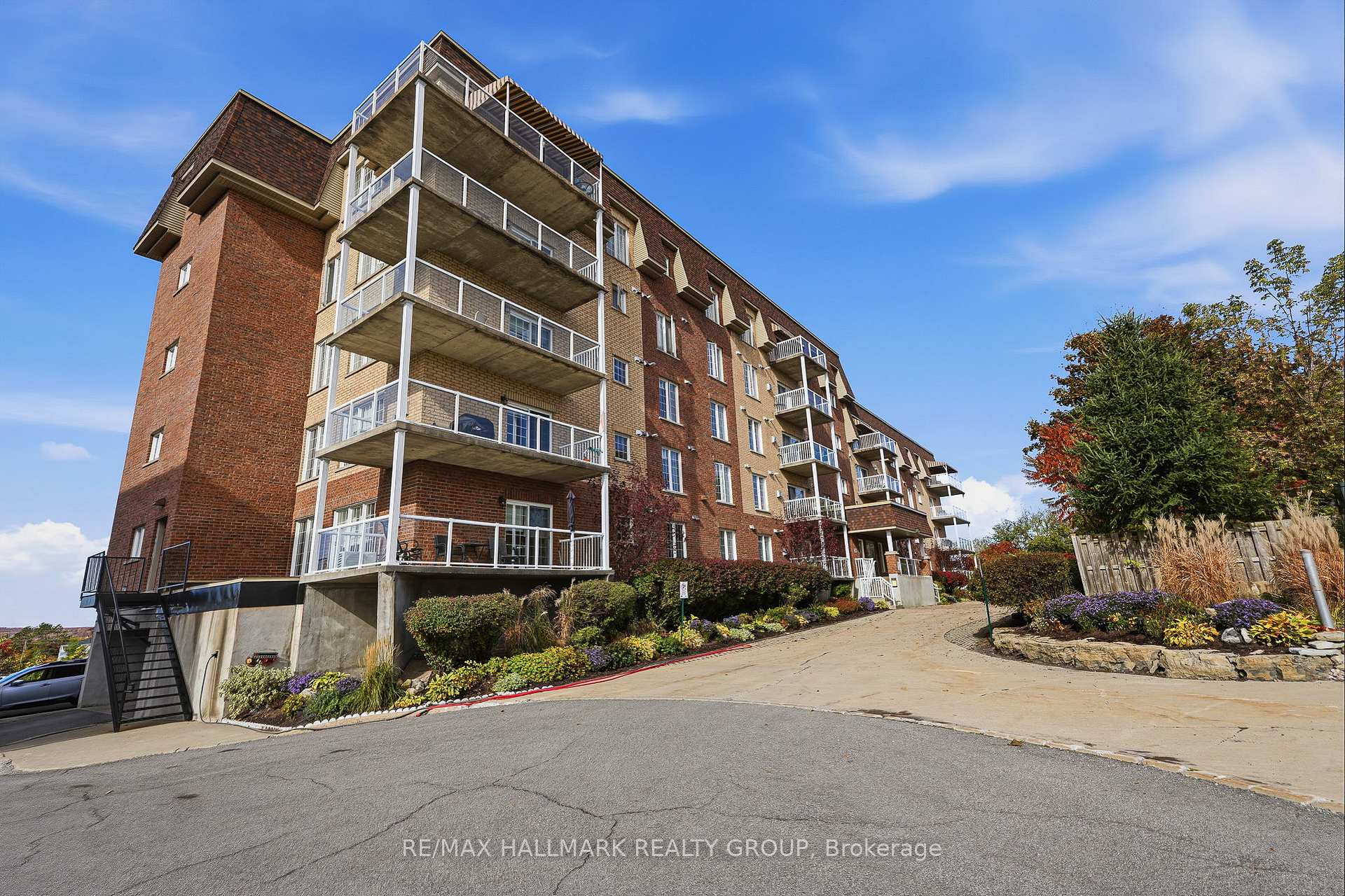 Photo of Unit 407, 2360 Albert Street