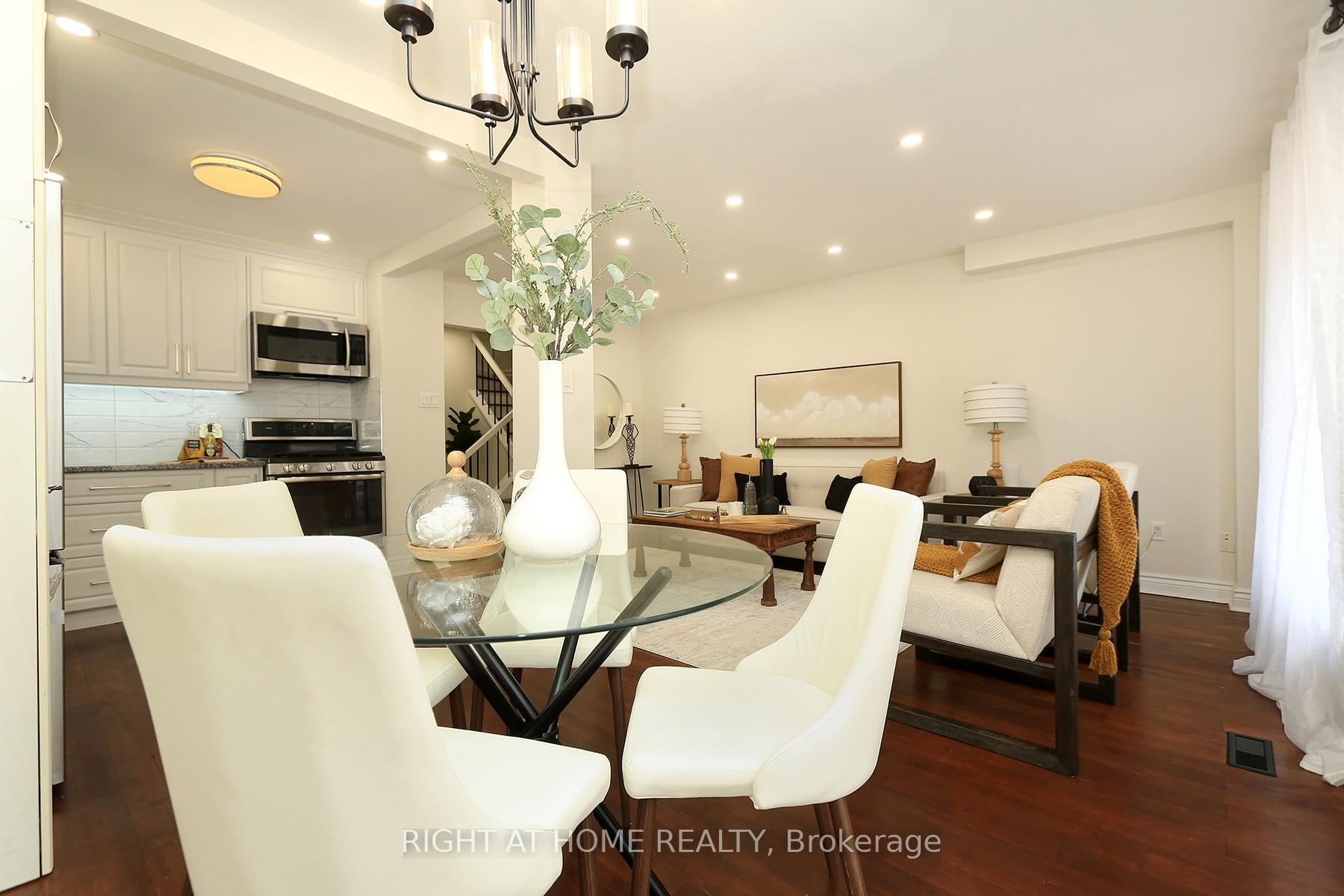 Photo 8 of 6 Snapdragon Drive, North York, Pleasant View — HOMEH