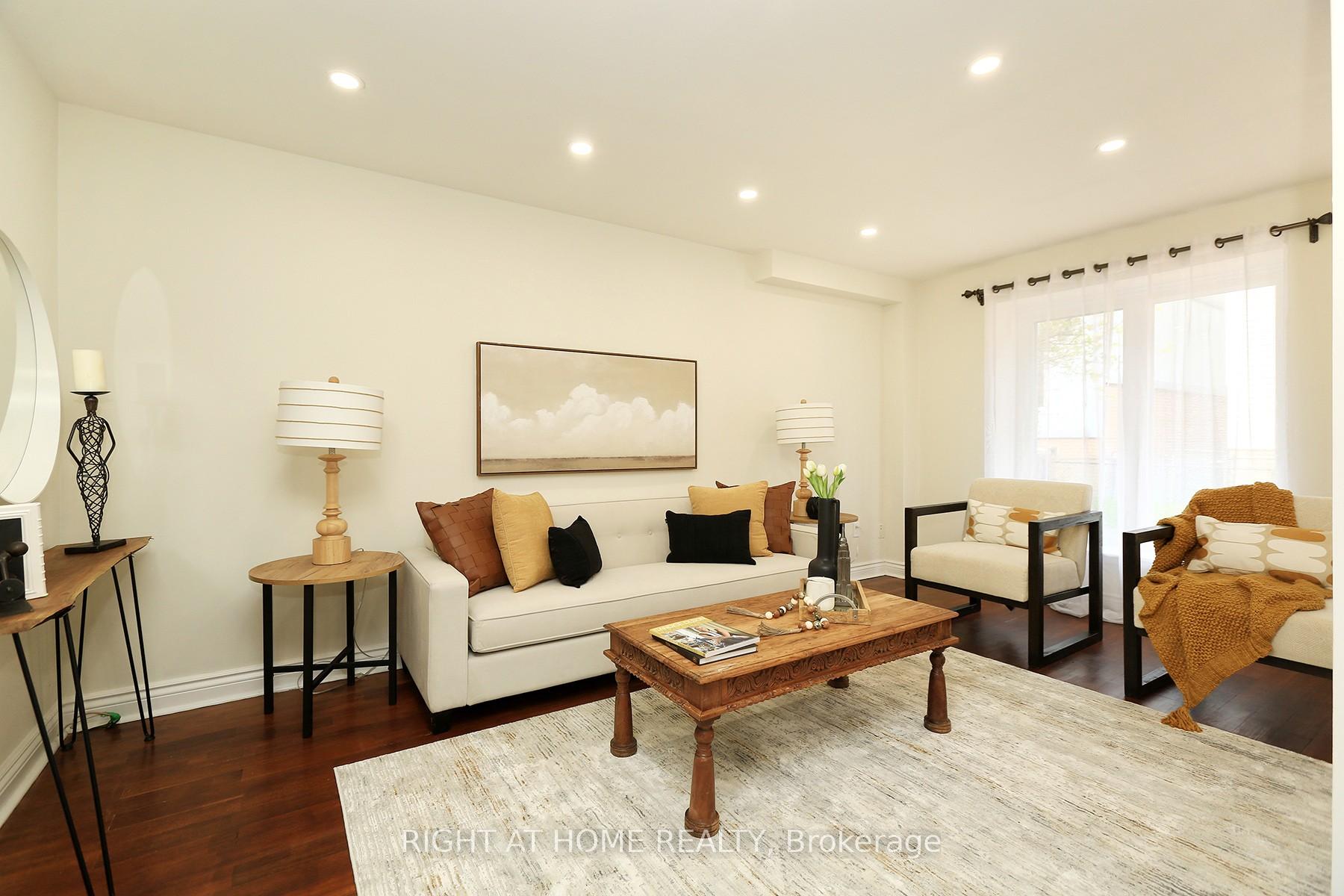 Photo 10 of 6 Snapdragon Drive, North York, Pleasant View — HOMEH