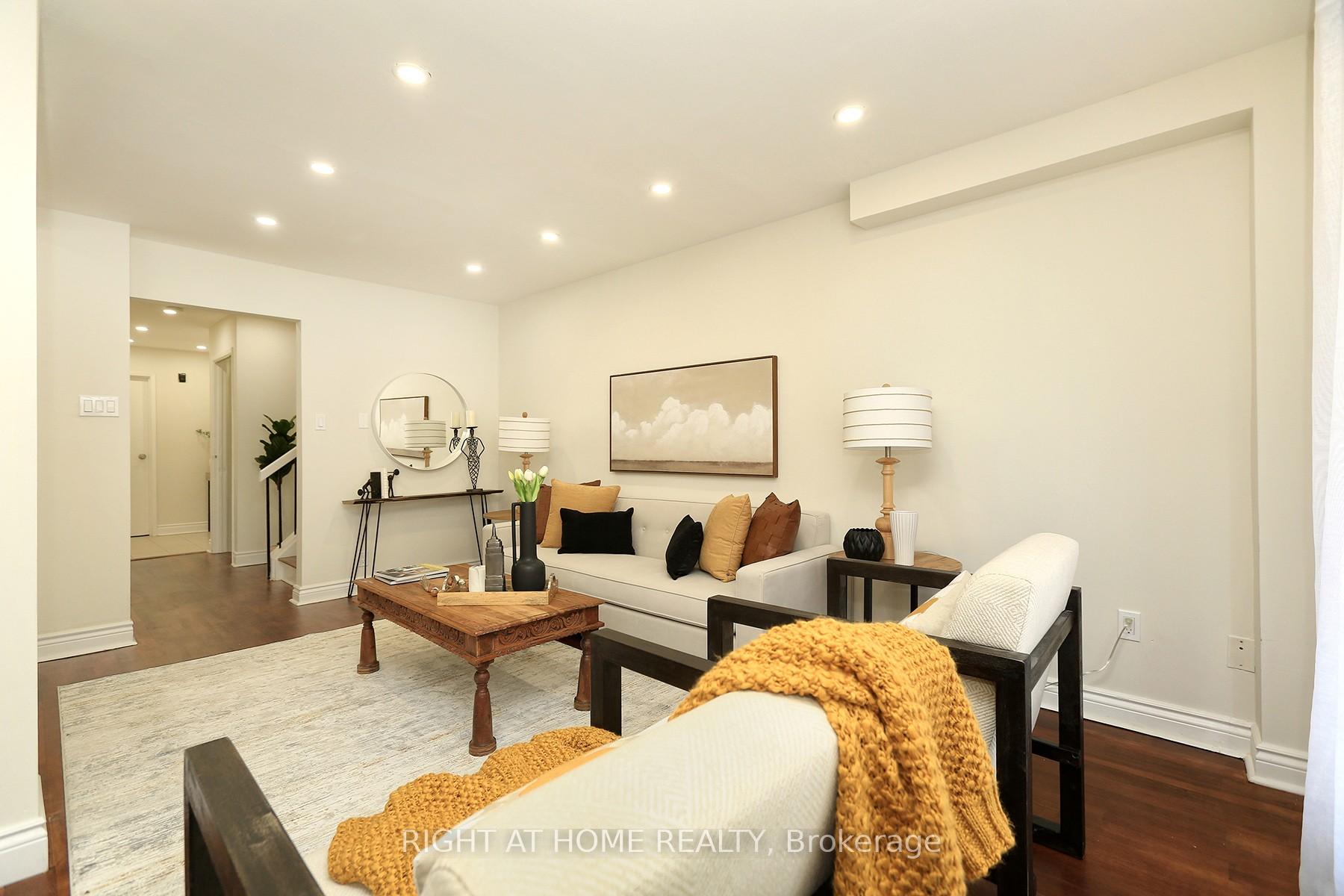 Photo 11 of 6 Snapdragon Drive, North York, Pleasant View — HOMEH