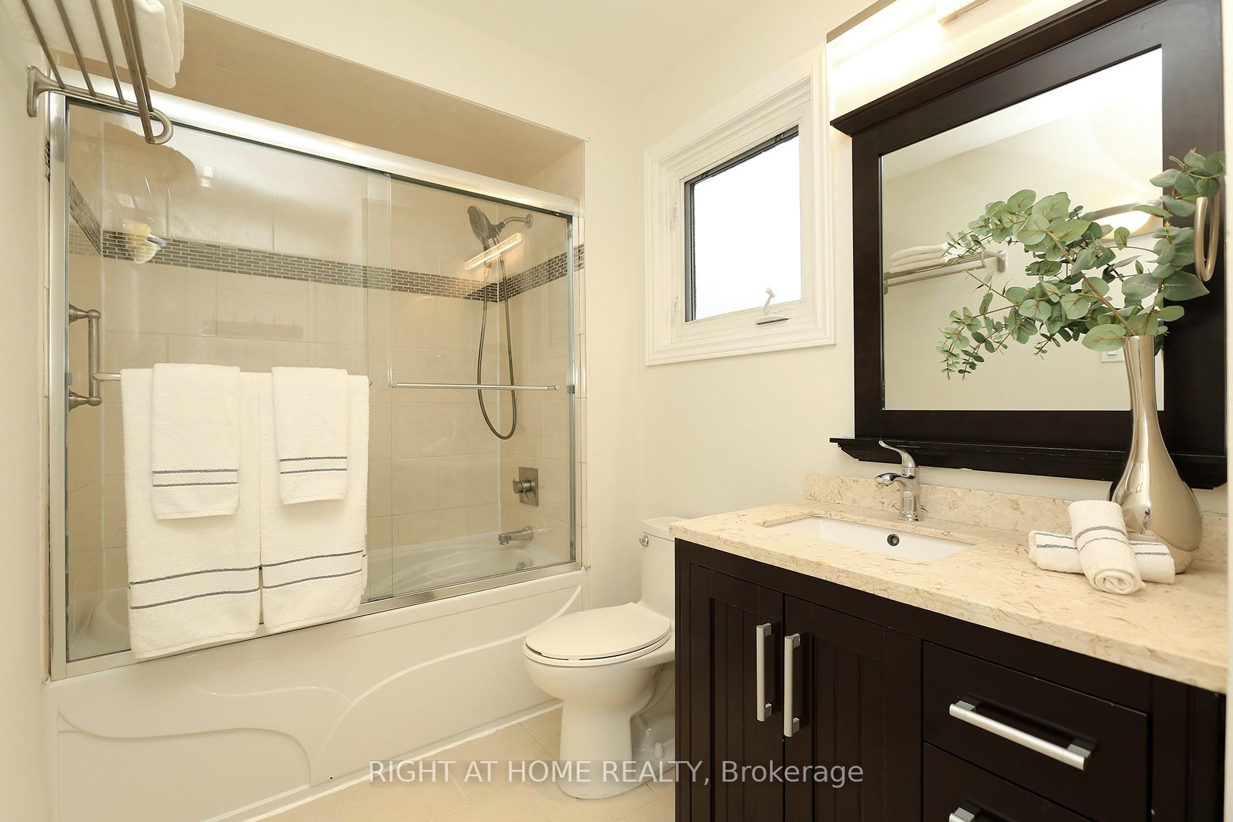 Photo 24 of 6 Snapdragon Drive, North York, Pleasant View — HOMEH