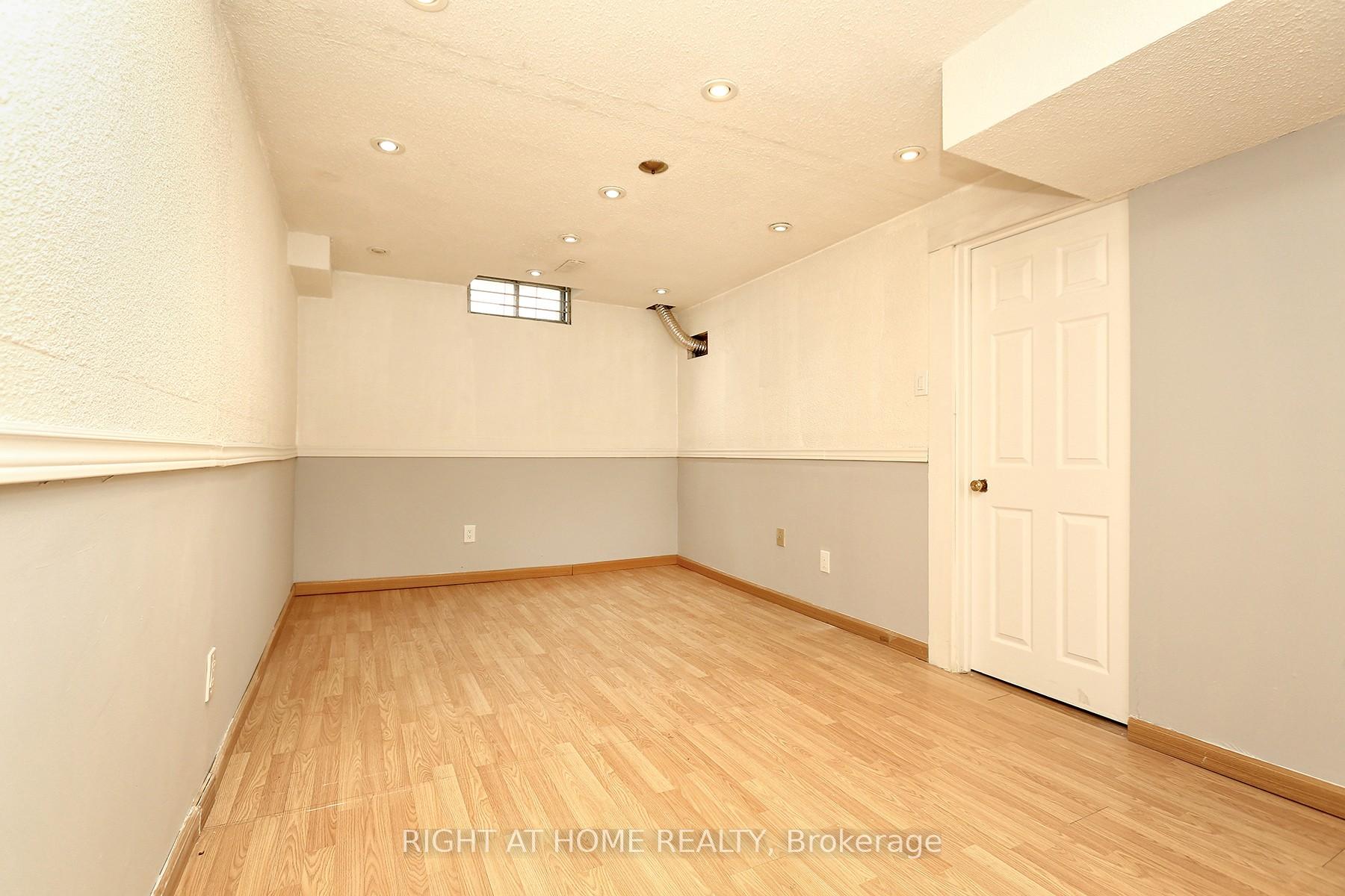 Photo 26 of 6 Snapdragon Drive, North York, Pleasant View — HOMEH