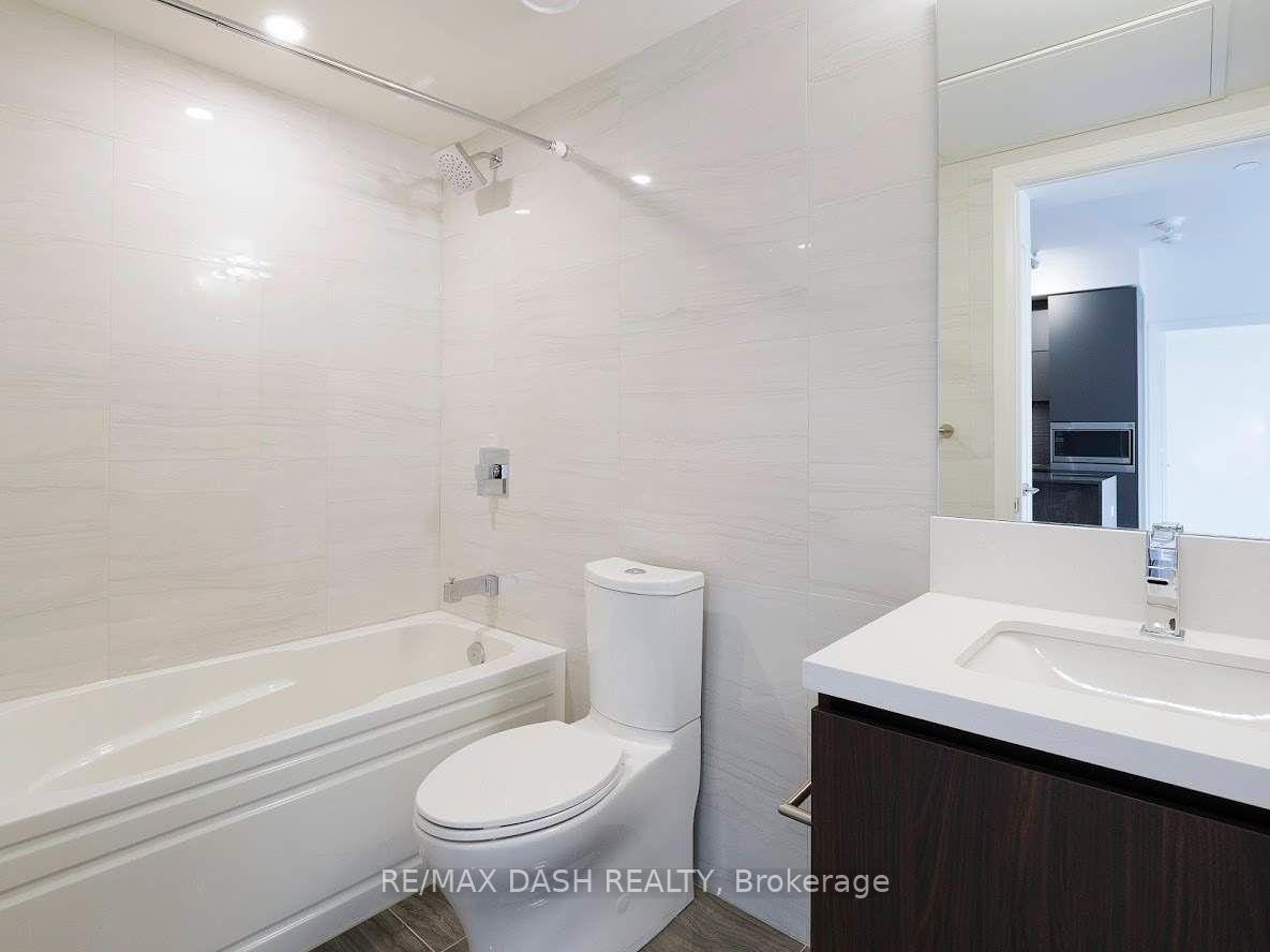 Photo 4 of Unit 306, 151 Avenue Road, Toronto, The Annex — HOMEH