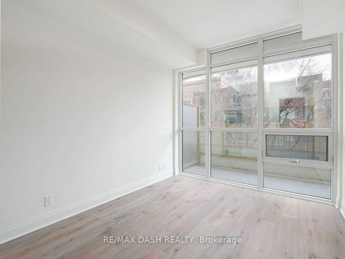 Photo 5 of Unit 306, 151 Avenue Road, Toronto, The Annex — HOMEH