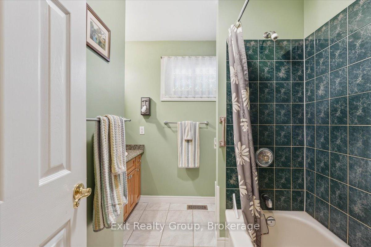 Photo 17 of 427 Townsend Road, Belleville, Thurlow Ward — HOMEH