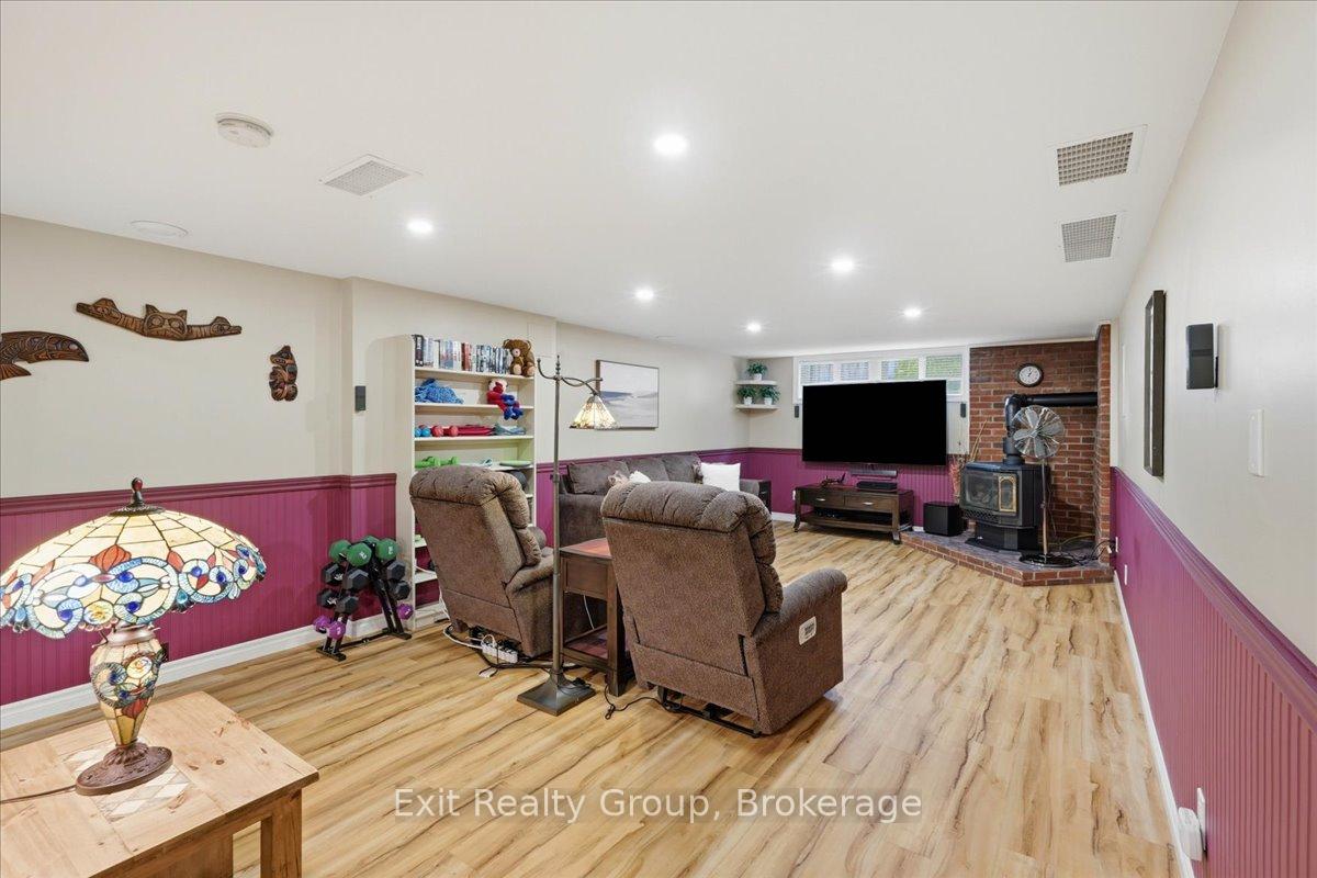 Photo 23 of 427 Townsend Road, Belleville, Thurlow Ward — HOMEH