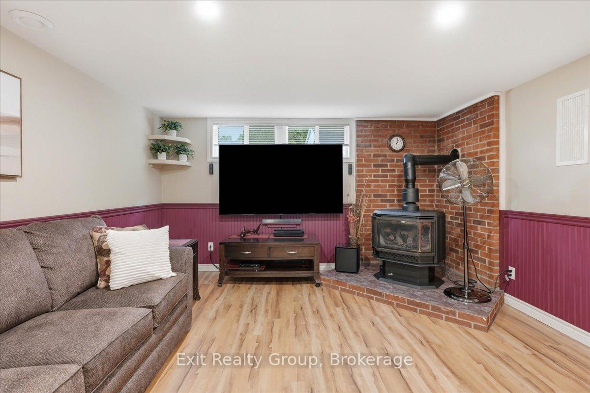 Photo 24 of 427 Townsend Road, Belleville, Thurlow Ward — HOMEH