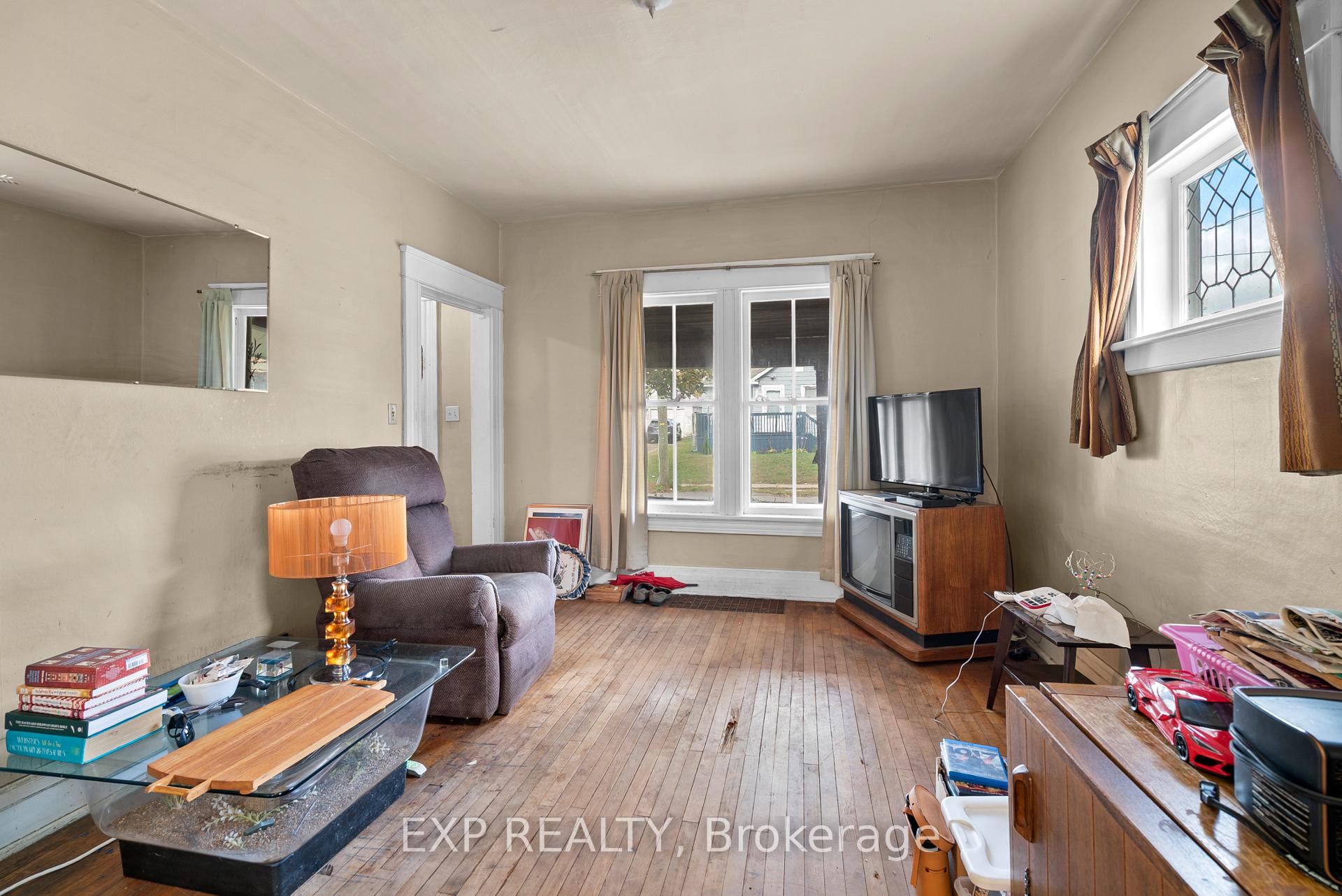 Photo 7 of 6440 Ker Street, Niagara Falls, Dorchester — HOMEH