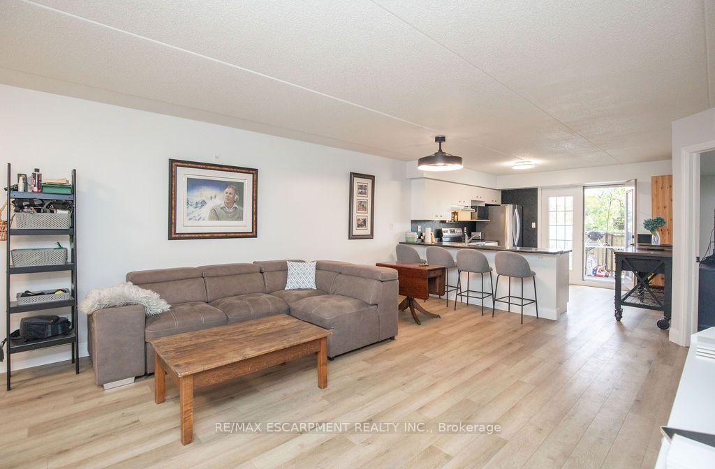 Photo 5 of Unit 207, 1480 Bishops Gate, Oakville, Glen Abbey — HOMEH
