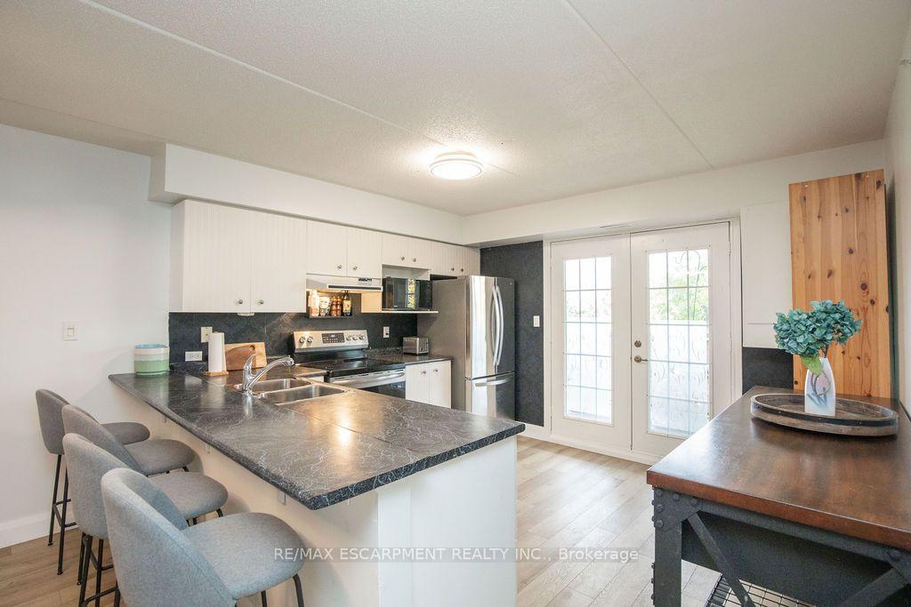 Photo 8 of Unit 207, 1480 Bishops Gate, Oakville, Glen Abbey — HOMEH