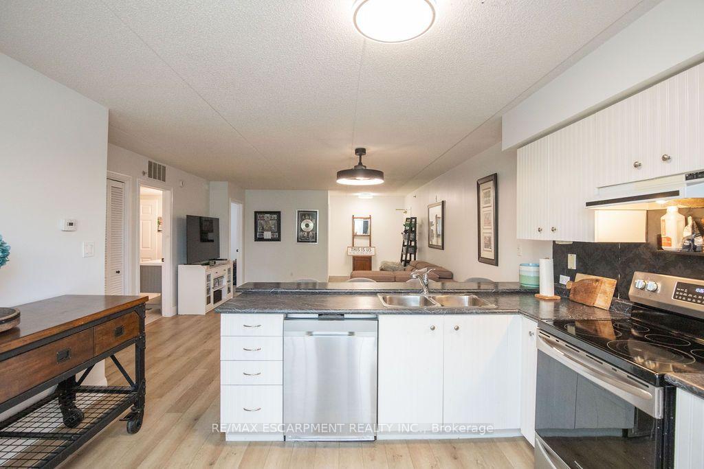 Photo 9 of Unit 207, 1480 Bishops Gate, Oakville, Glen Abbey — HOMEH