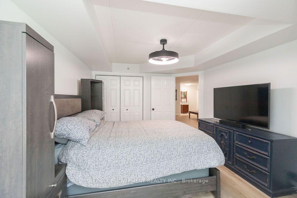 Photo 14 of Unit 207, 1480 Bishops Gate, Oakville, Glen Abbey — HOMEH
