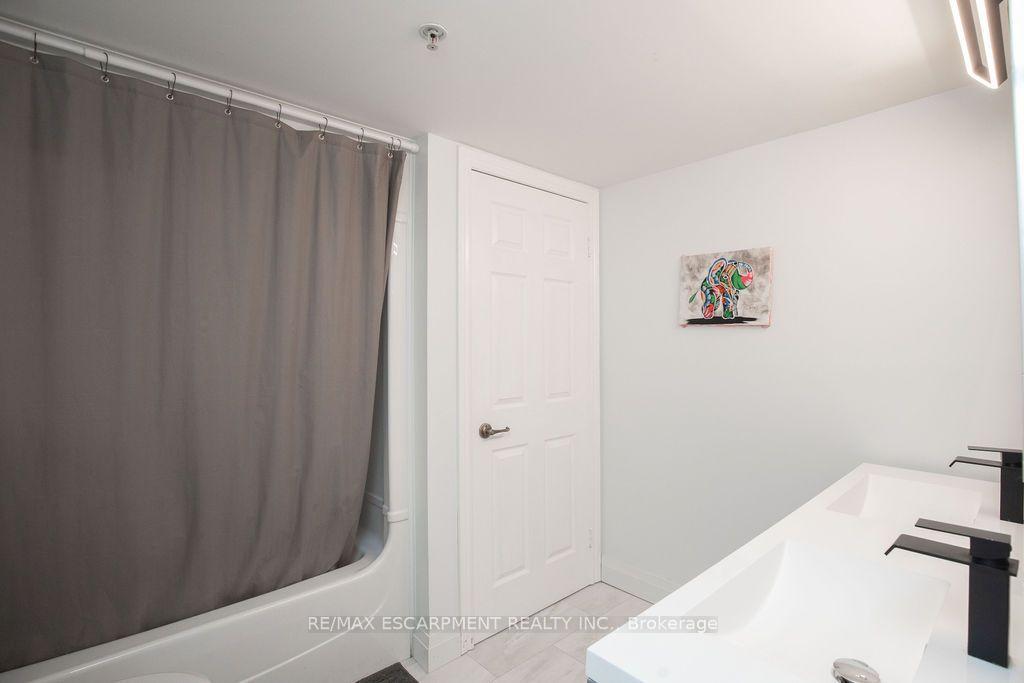 Photo 17 of Unit 207, 1480 Bishops Gate, Oakville, Glen Abbey — HOMEH