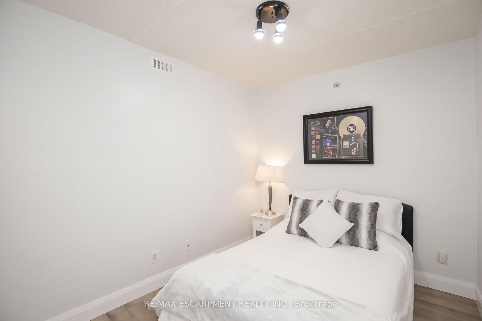 Photo 20 of Unit 207, 1480 Bishops Gate, Oakville, Glen Abbey — HOMEH